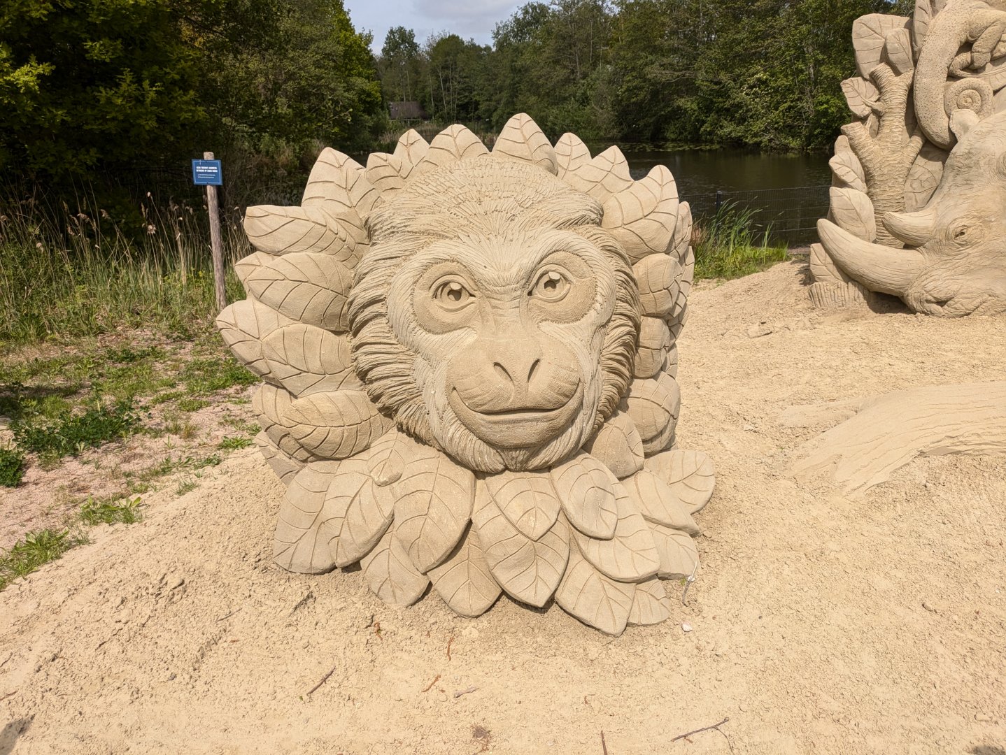 Sand & Zoo event - Monkey sand sculpture