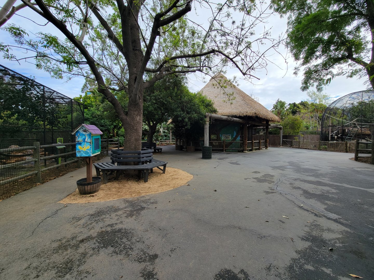 Santa Ana Zoo - Pavilion corner