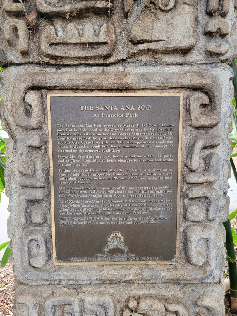 Santa Ana Zoo - Plaque with history of the zoo