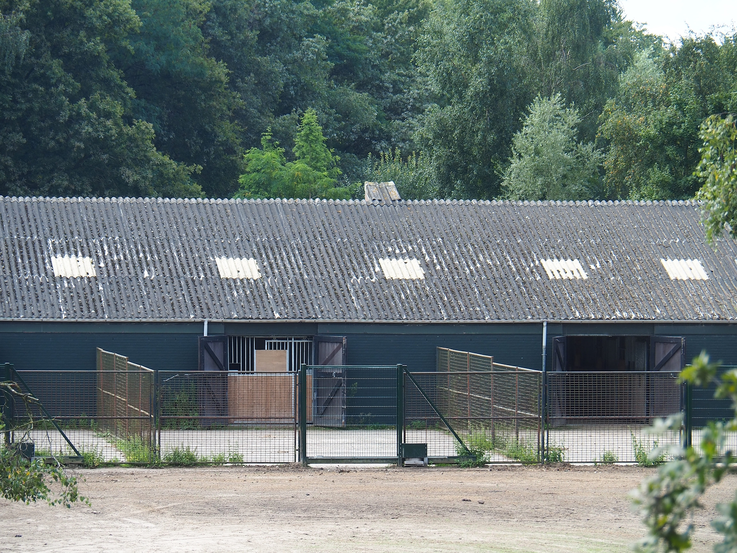 Savanna barn and hardstand holding paddocks, 2023-08-15