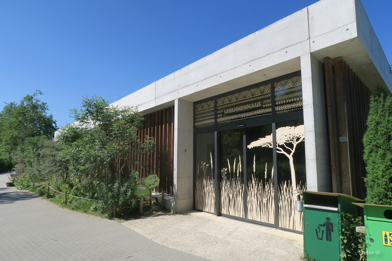 Savanna House - entry