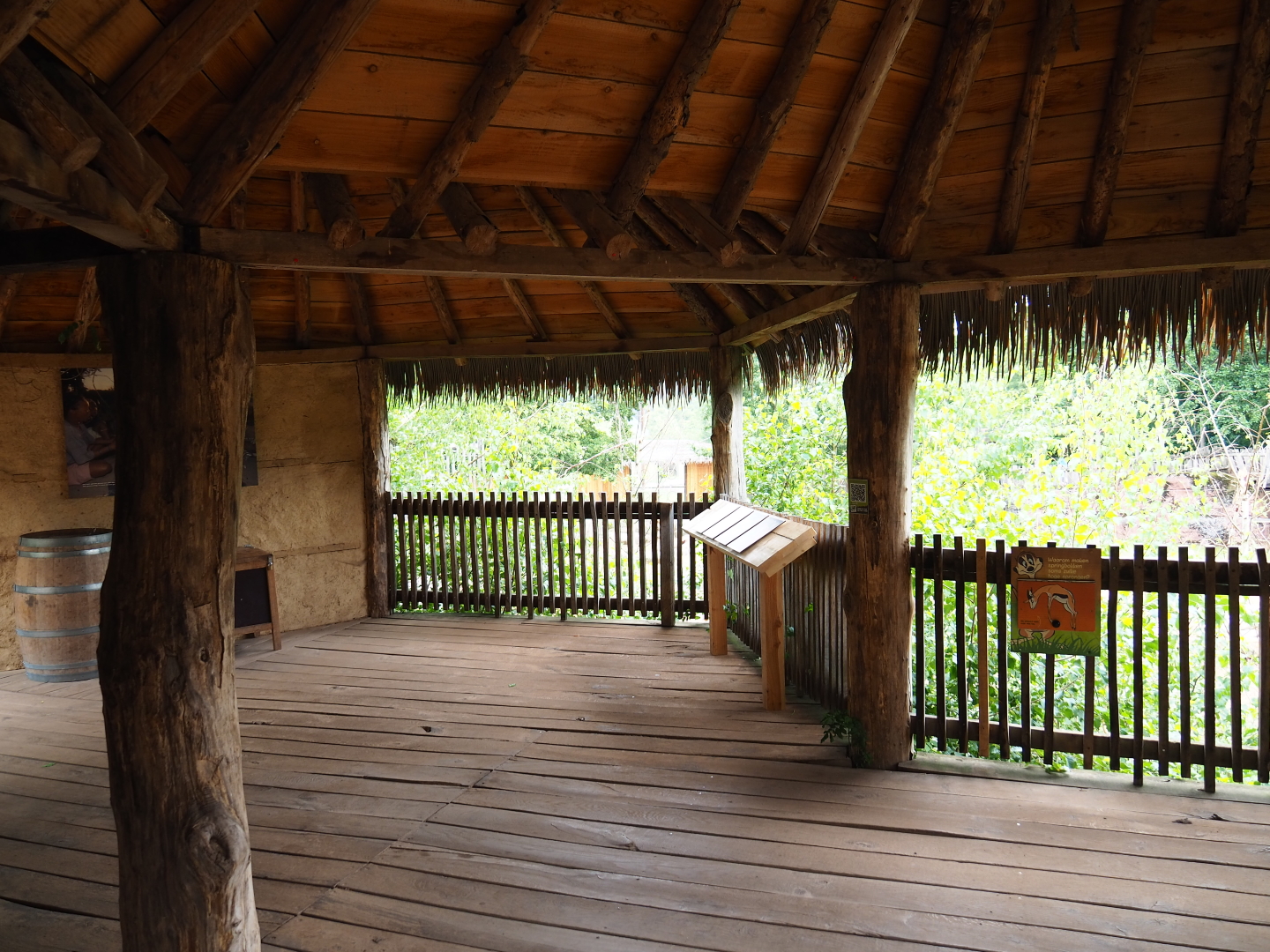 Savanna paddock viewing hut, 2019-07-21