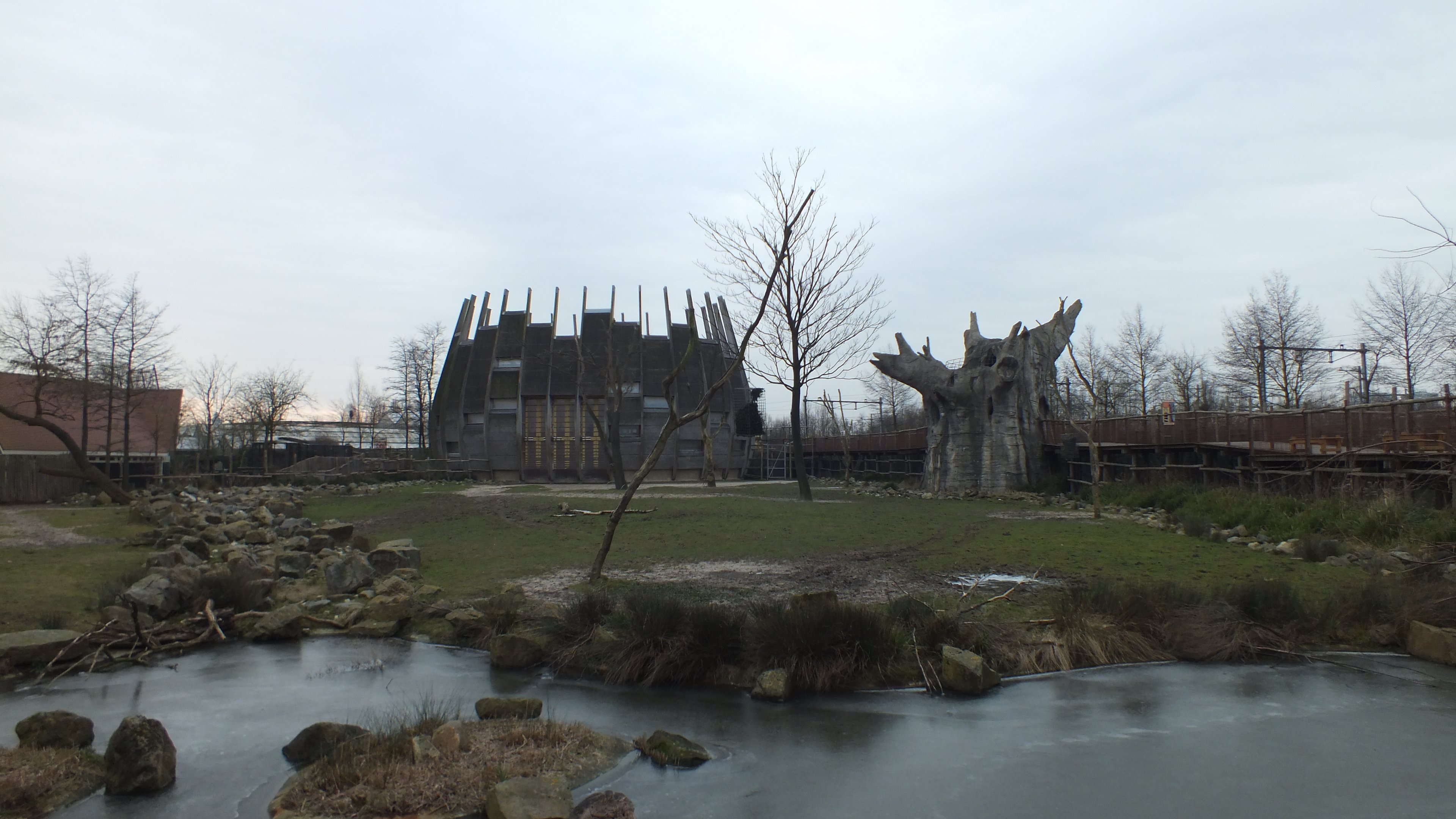 Savannehuis and environs