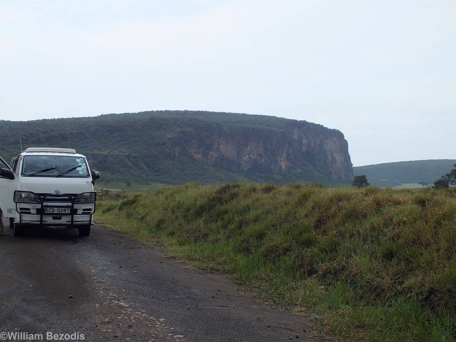 Scenery and Safari Vehicle - Hell's Gate National Park