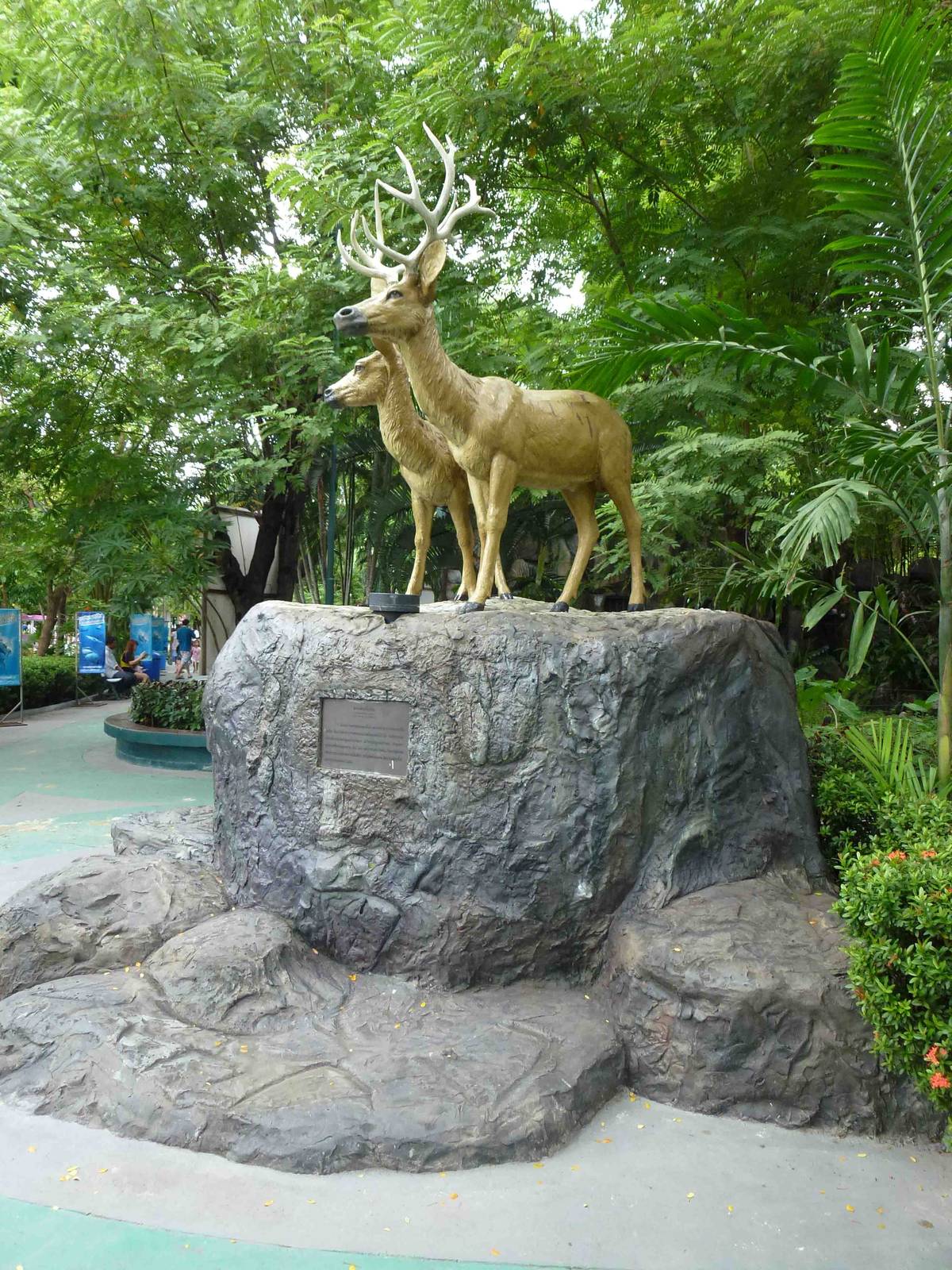 Schomburgk's deer statue, July 2013.