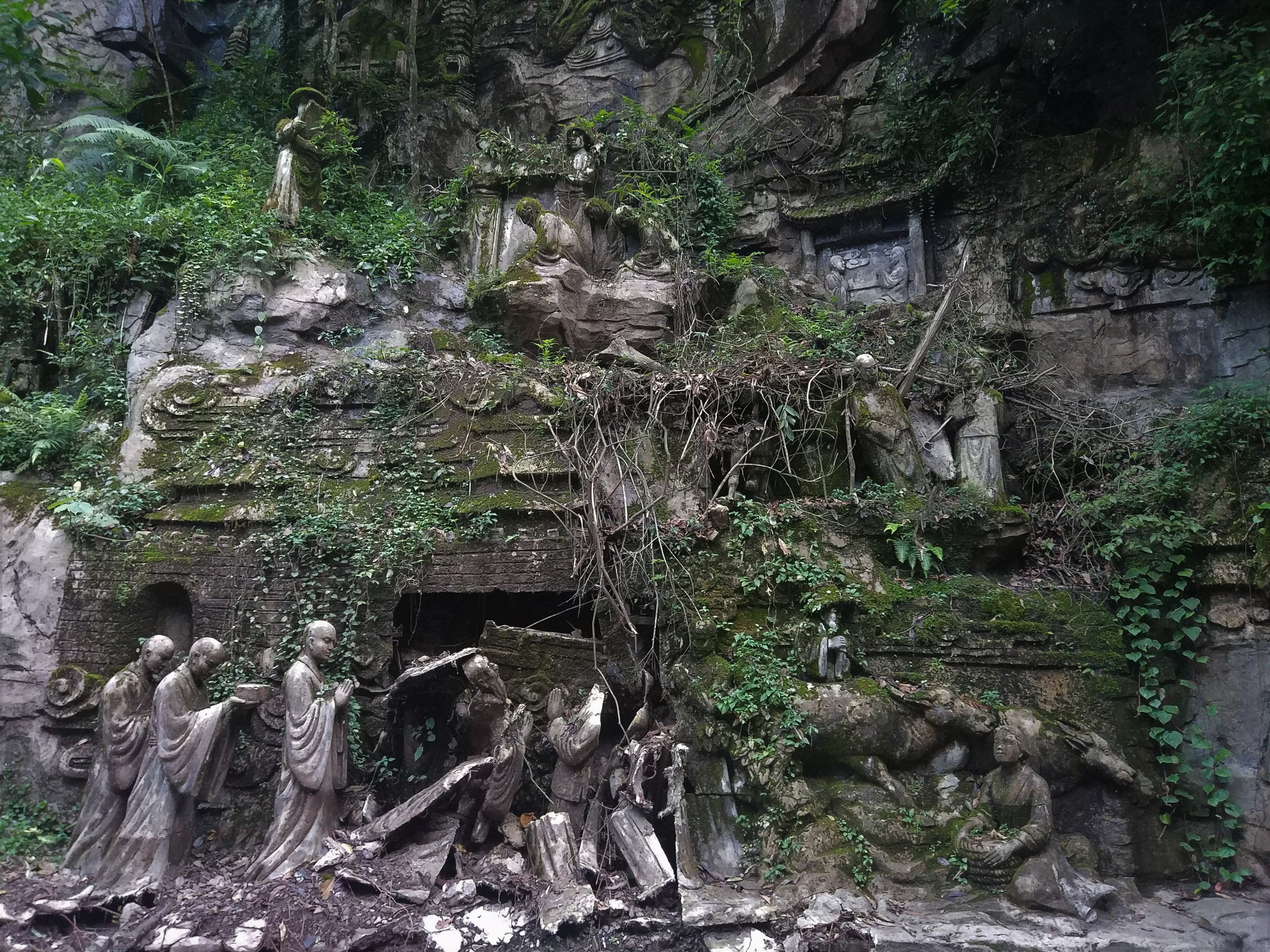 Sculptures, Mount Emei