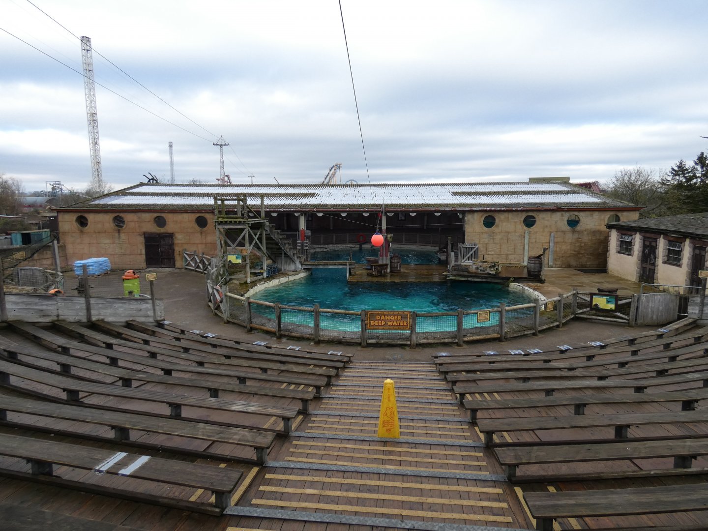 Sea lion arena