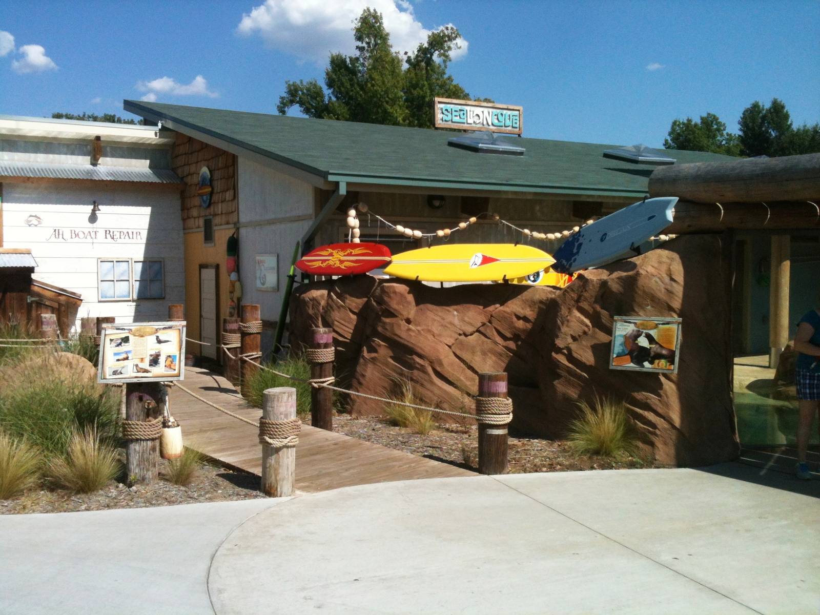 Sea Lion Cove theming