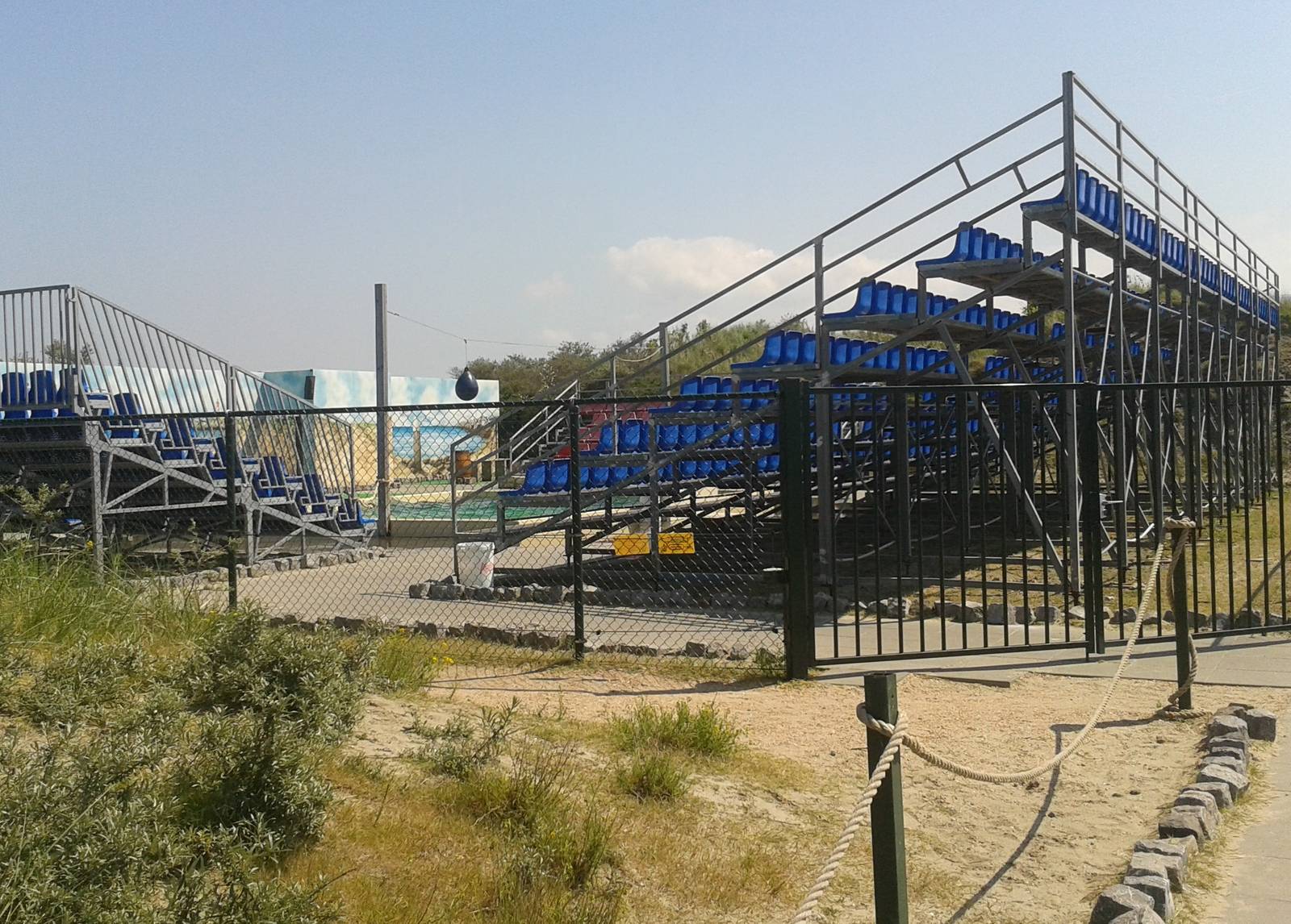 Sea lion enclosure and show arena