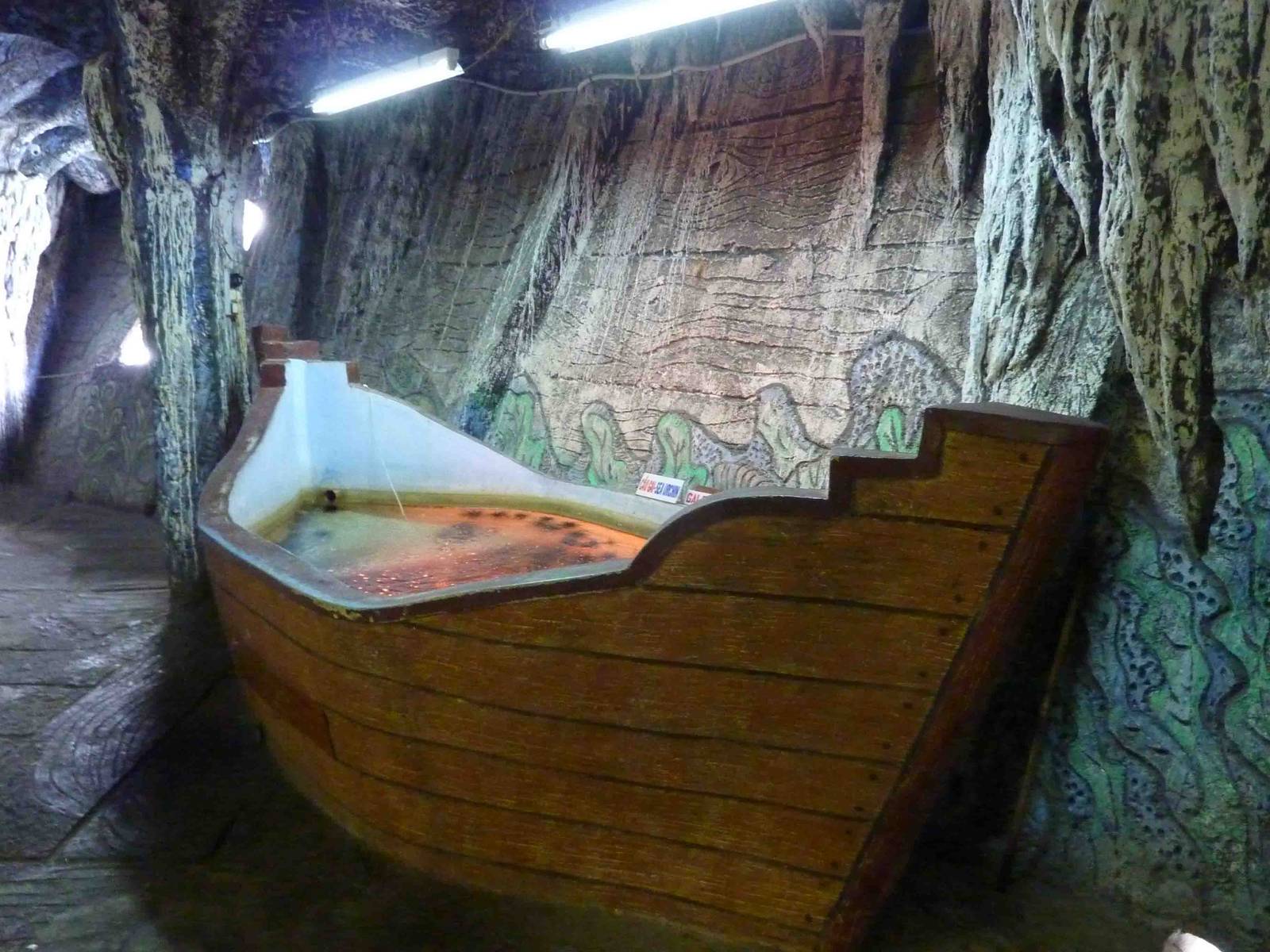 Sea urchin (touch?)pool, May 2013.