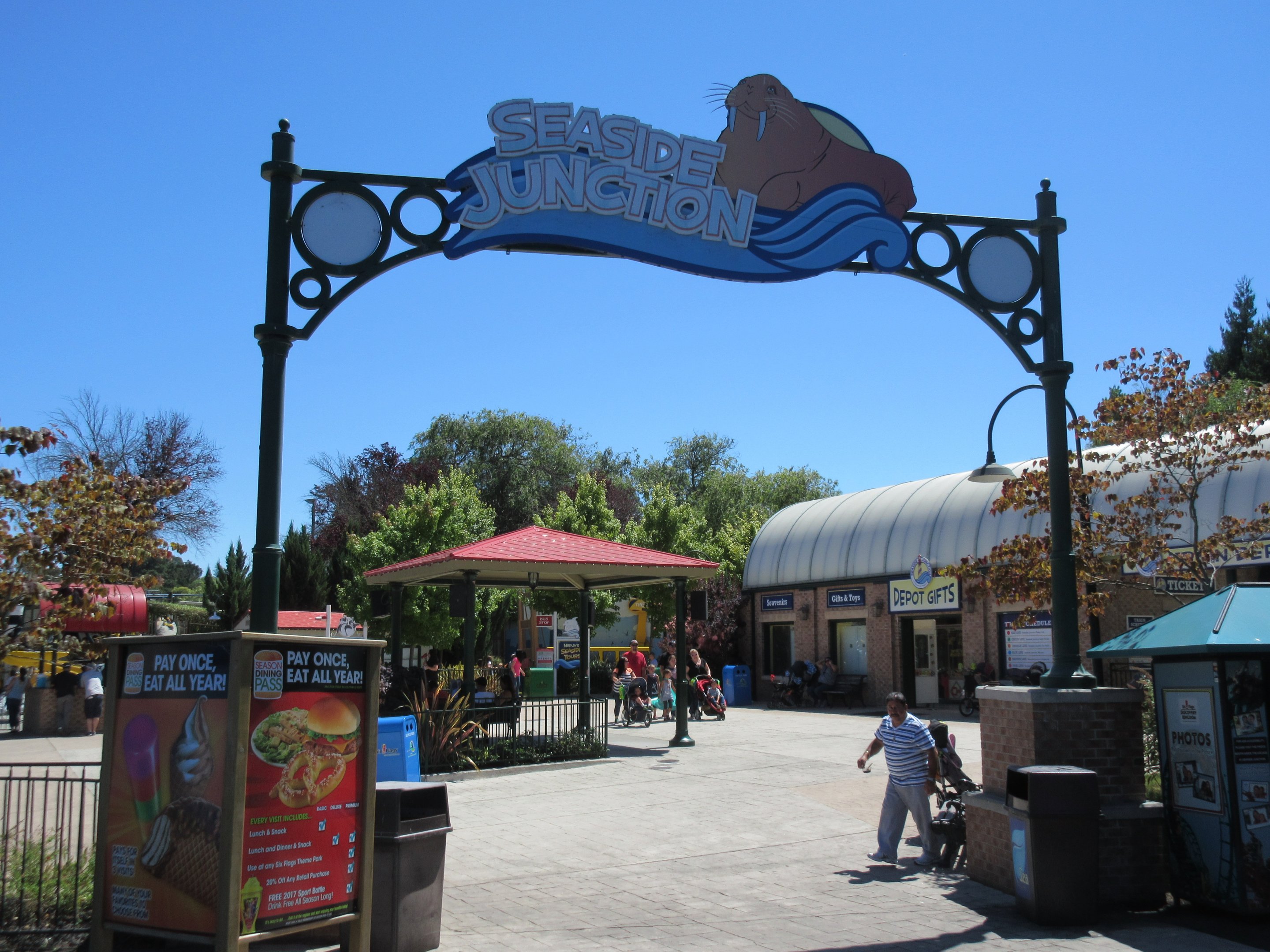 Seaside Junction - Entrance Sign
