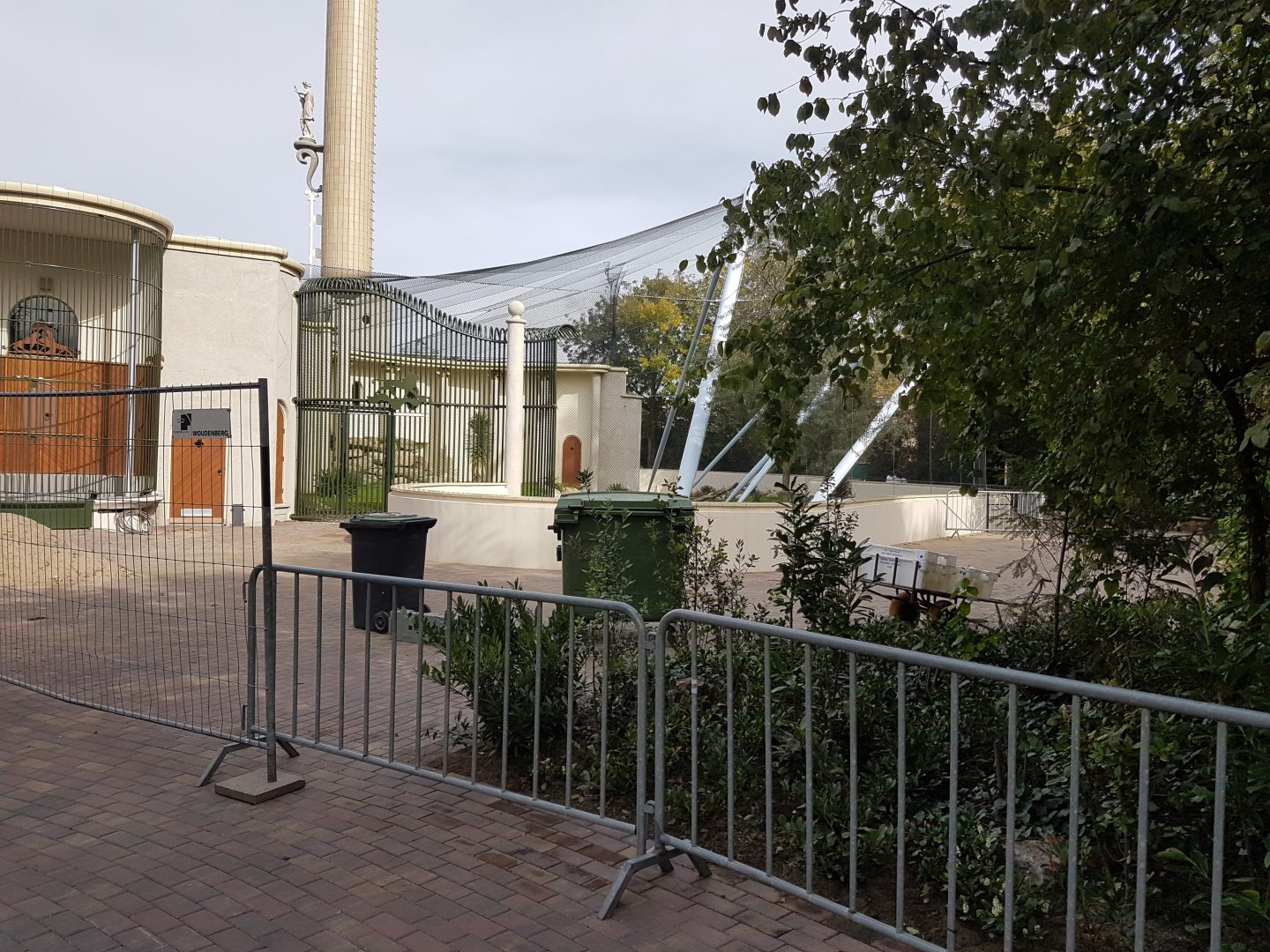 Second part Gelada-enclosure ( ? ) - still under construction ( ? )