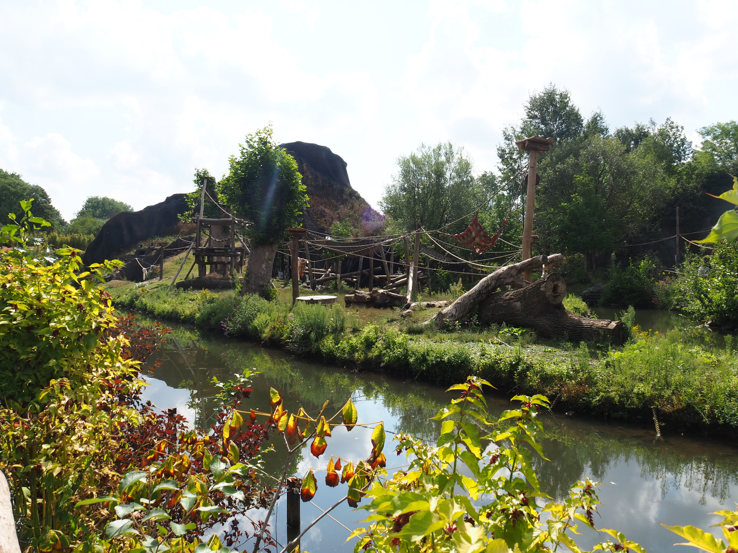 Second Western lowland gorilla island and volcano, 2020-09-02