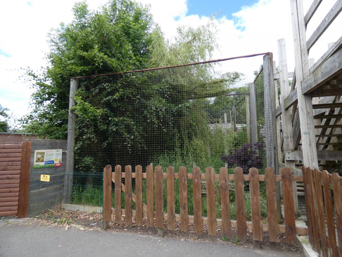 Secretary bird aviary