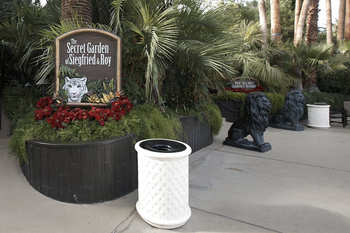 Seigfreid and Roys Secret Garden