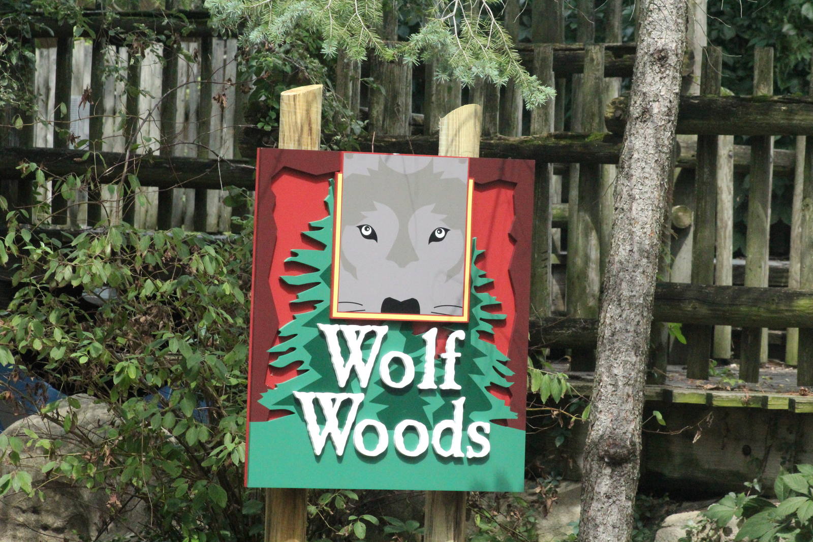 Sep. 2016 - Wolf Woods - New Entrance Sign