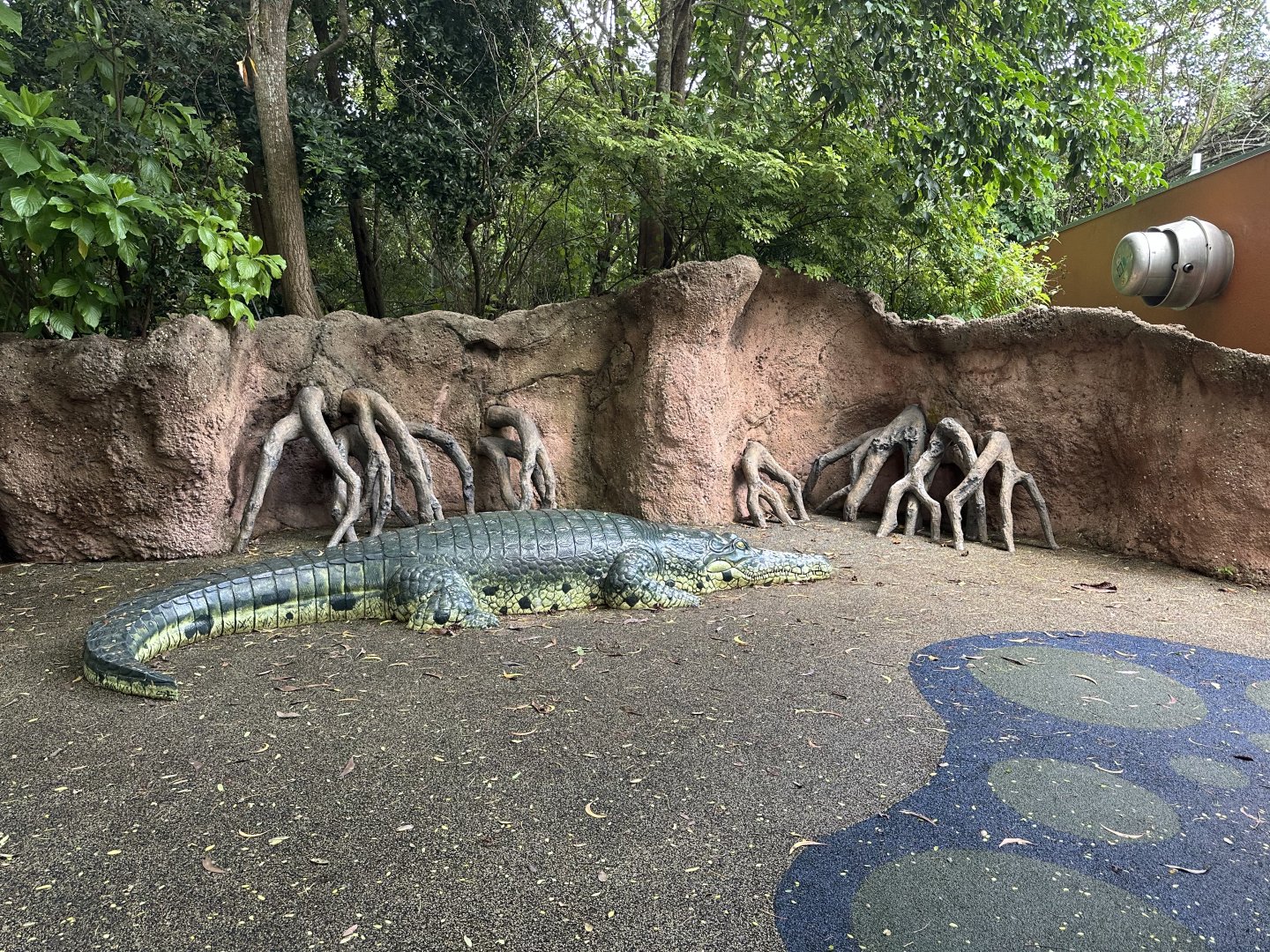 Sep. 2025 - Amazon & Beyond - Fake Crocodile