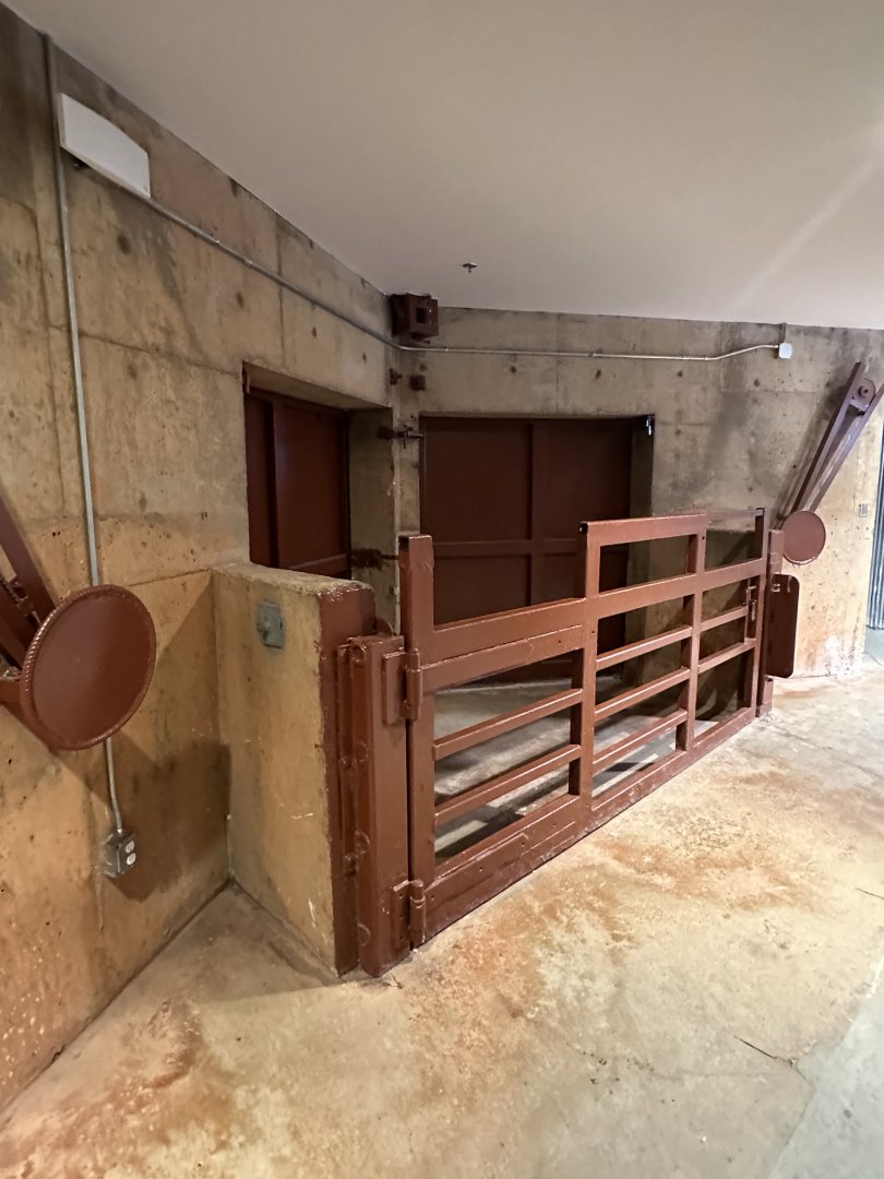 Sep. 2025 - Expedition Africa - Former Pachyderm Gate