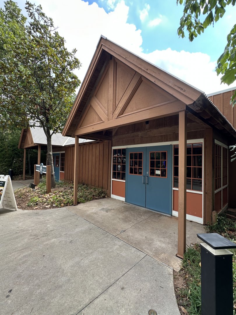 Sep. 2025 - Great EscApe - Gorilla Center (exterior)