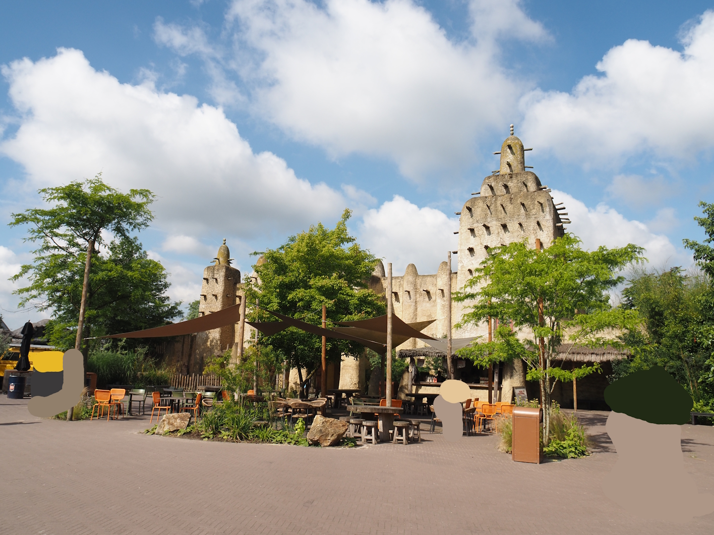 Serenga - Dogon Sun Palace entrance building, 2024-06-23