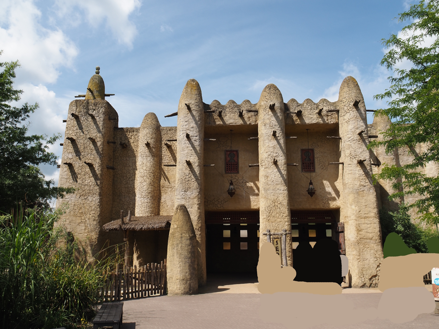 Serenga - Dogon Sun Palace entrance building, 2024-06-23