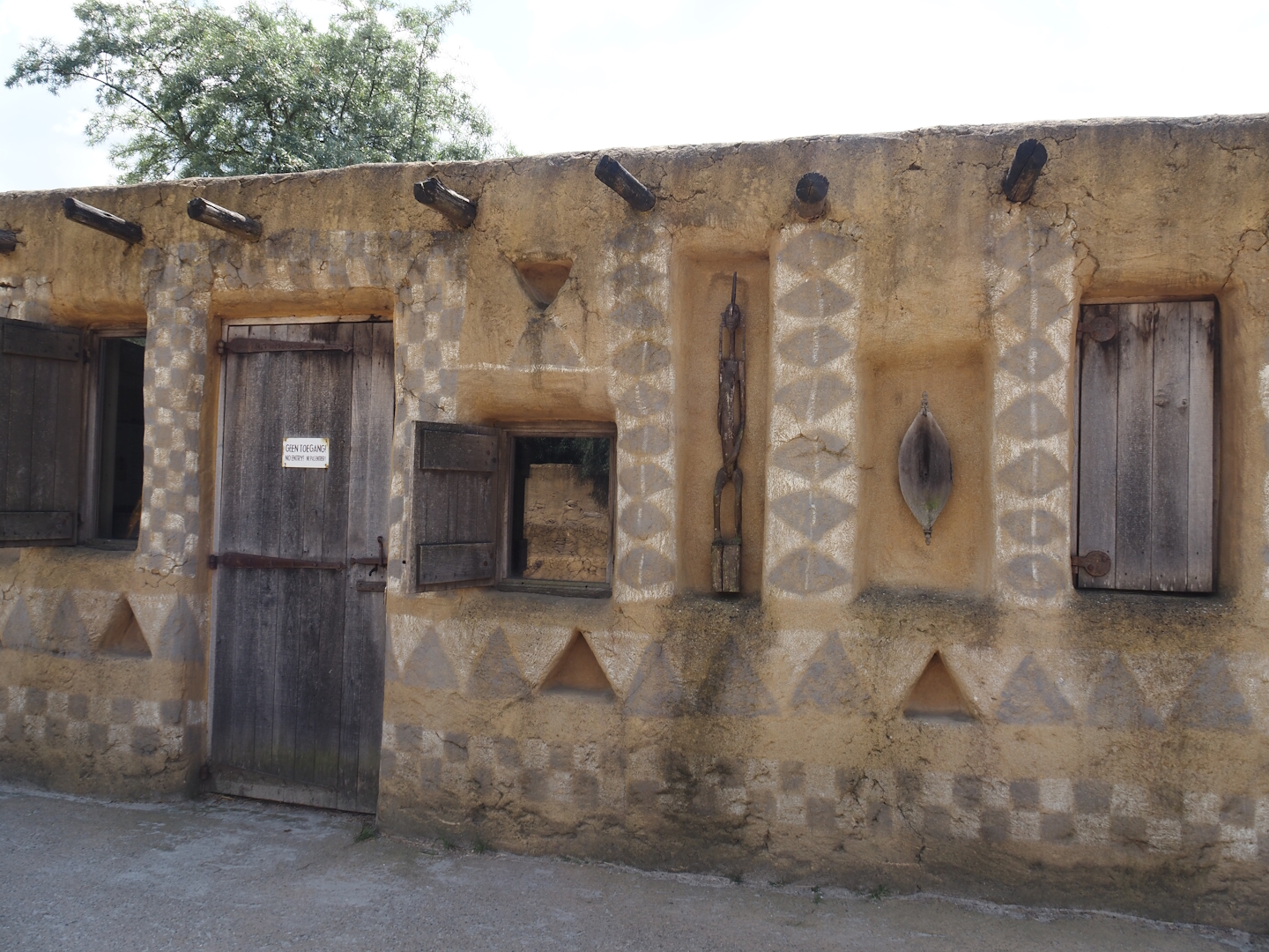 Serenga - Dogon Village - Miniature donkey and rabbit house, 2024-06-23