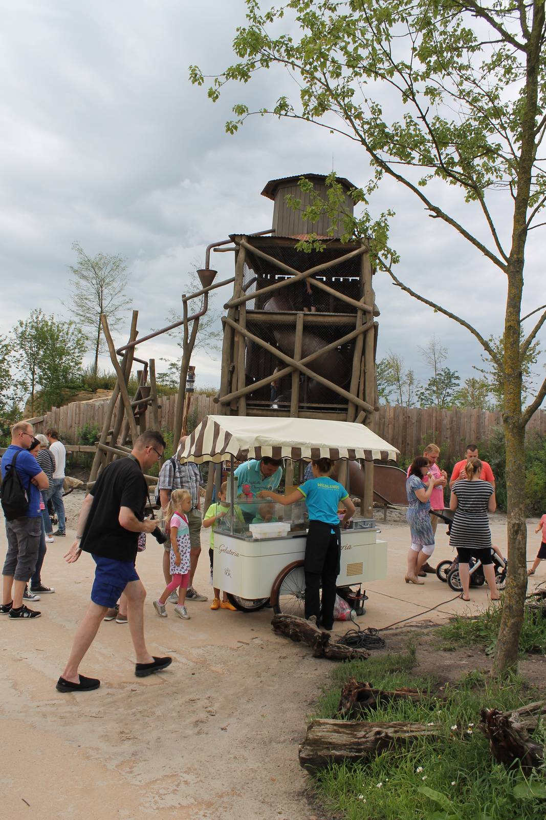 SERENGA - Ice car and Gold-digger tower