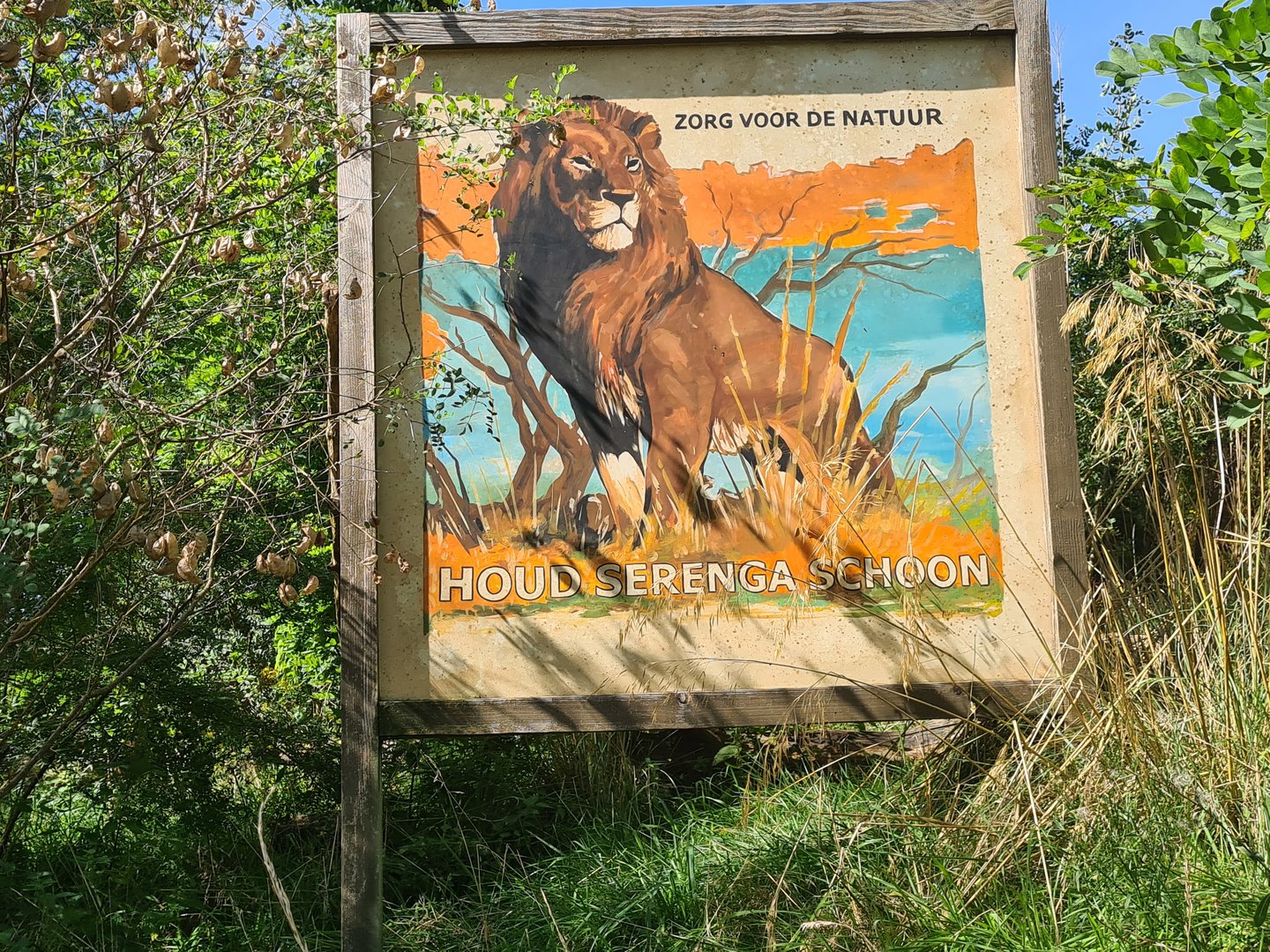 Serenga - "Keep Serenga clean" signage