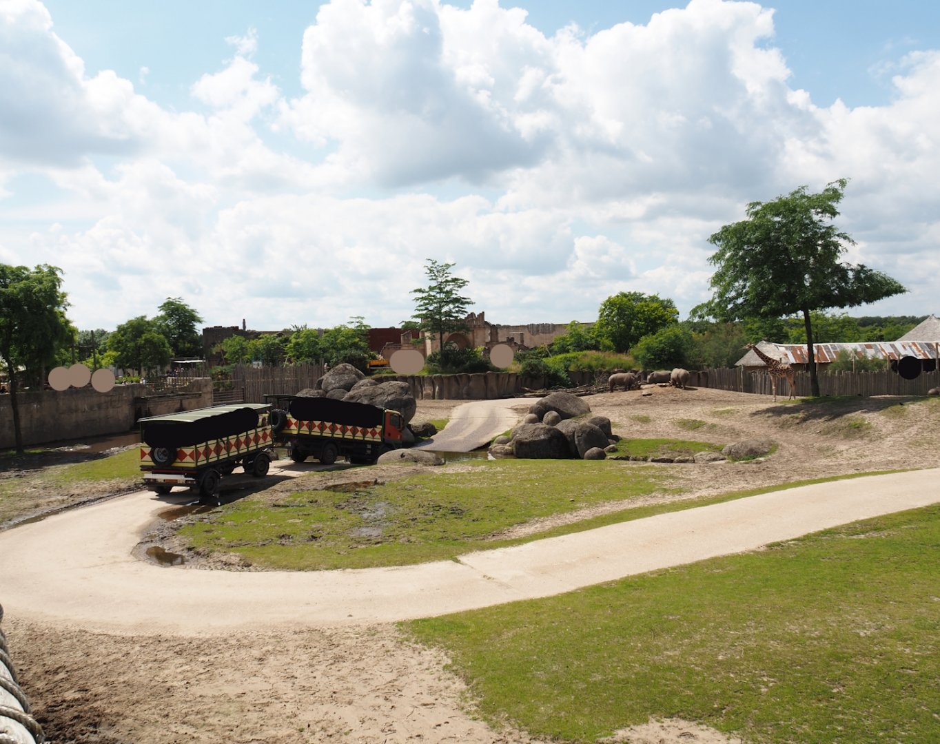 Serenga - Savanna exhibit with safari truck, 2024-06-23