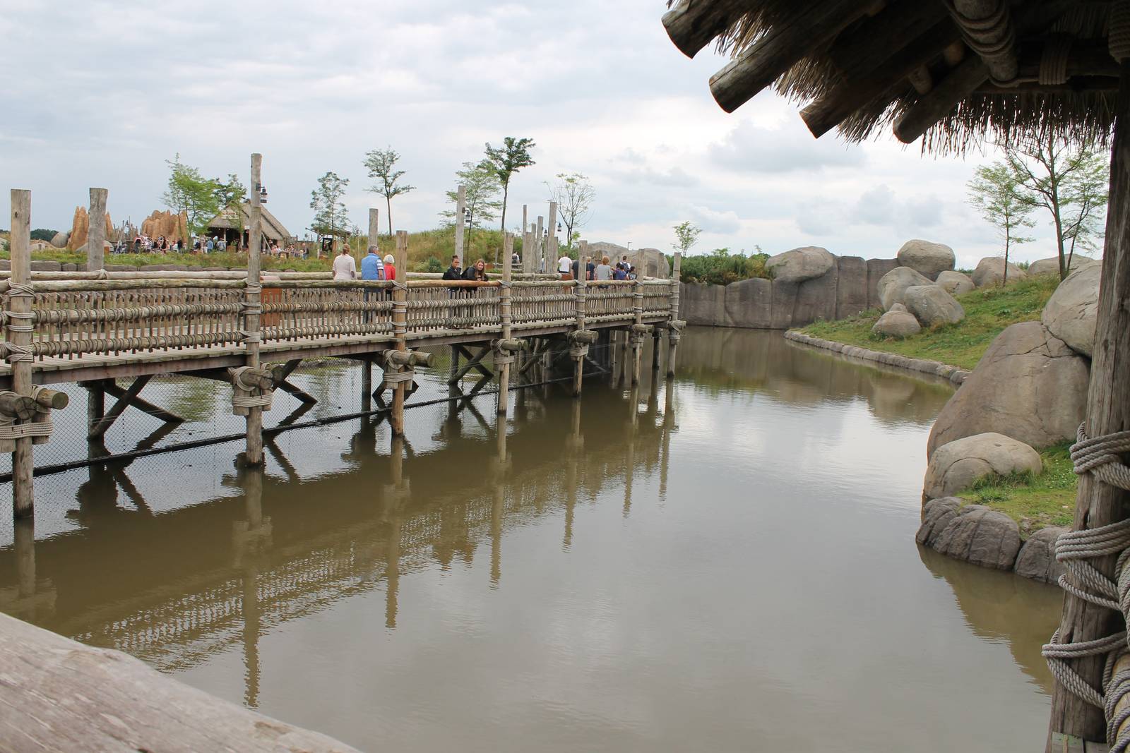 SERENGA - Way along the Lion enclosure