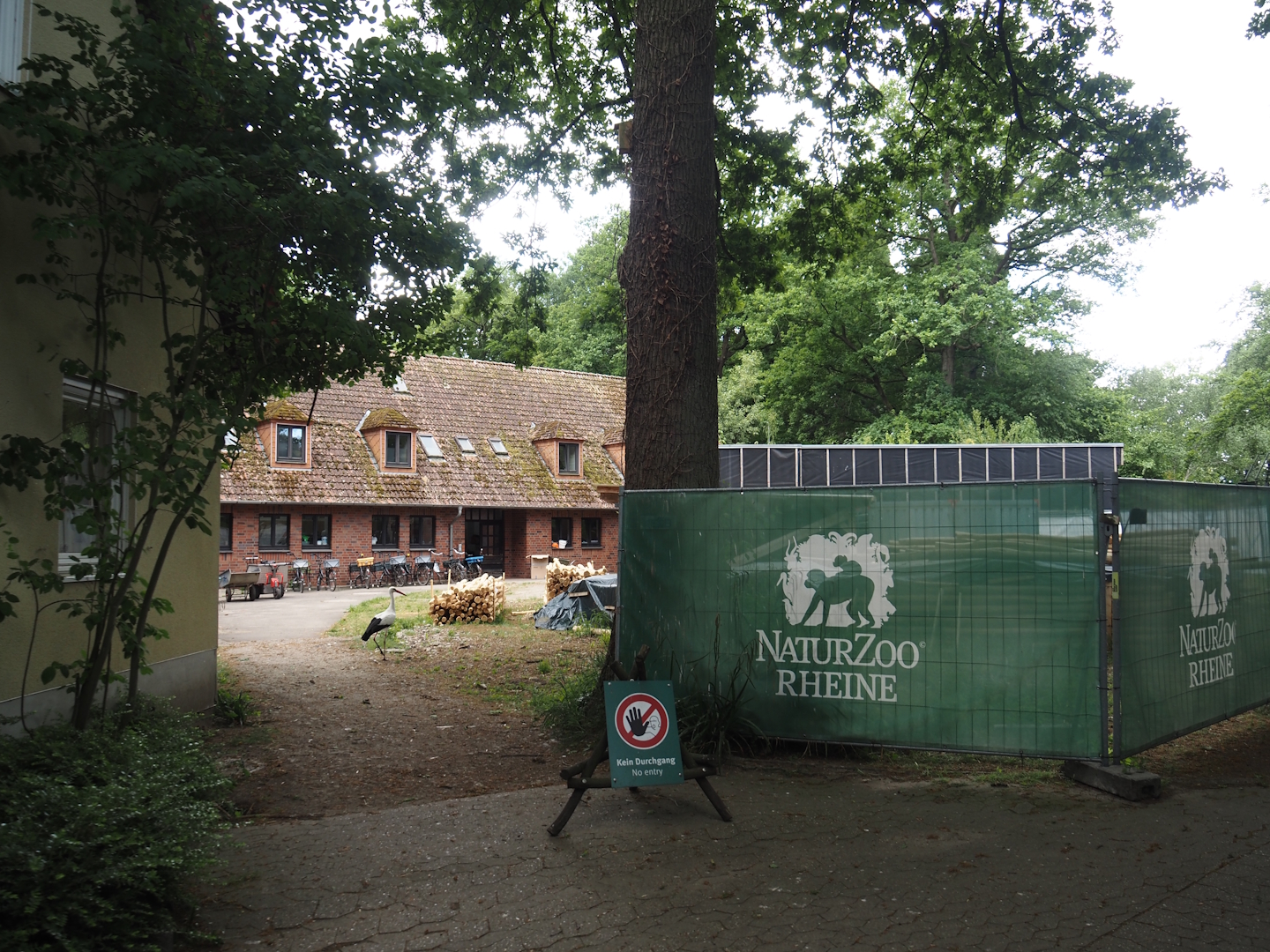 Service area with construction, 2025-05-22