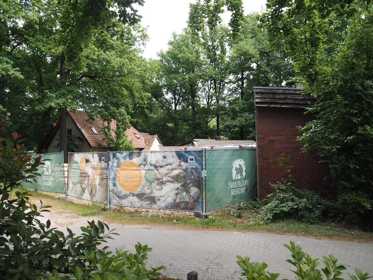 Service area with construction, 2025-05-22