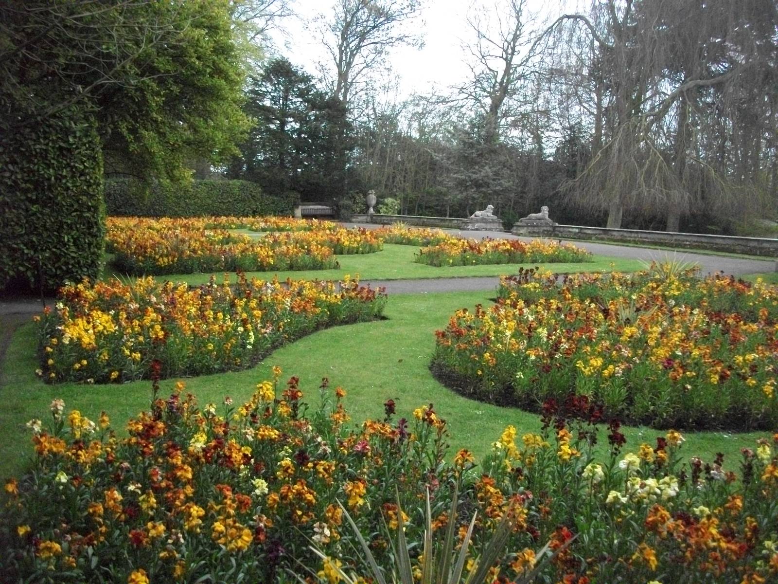 Sewerby Hall and Gardens, gardens near zoo