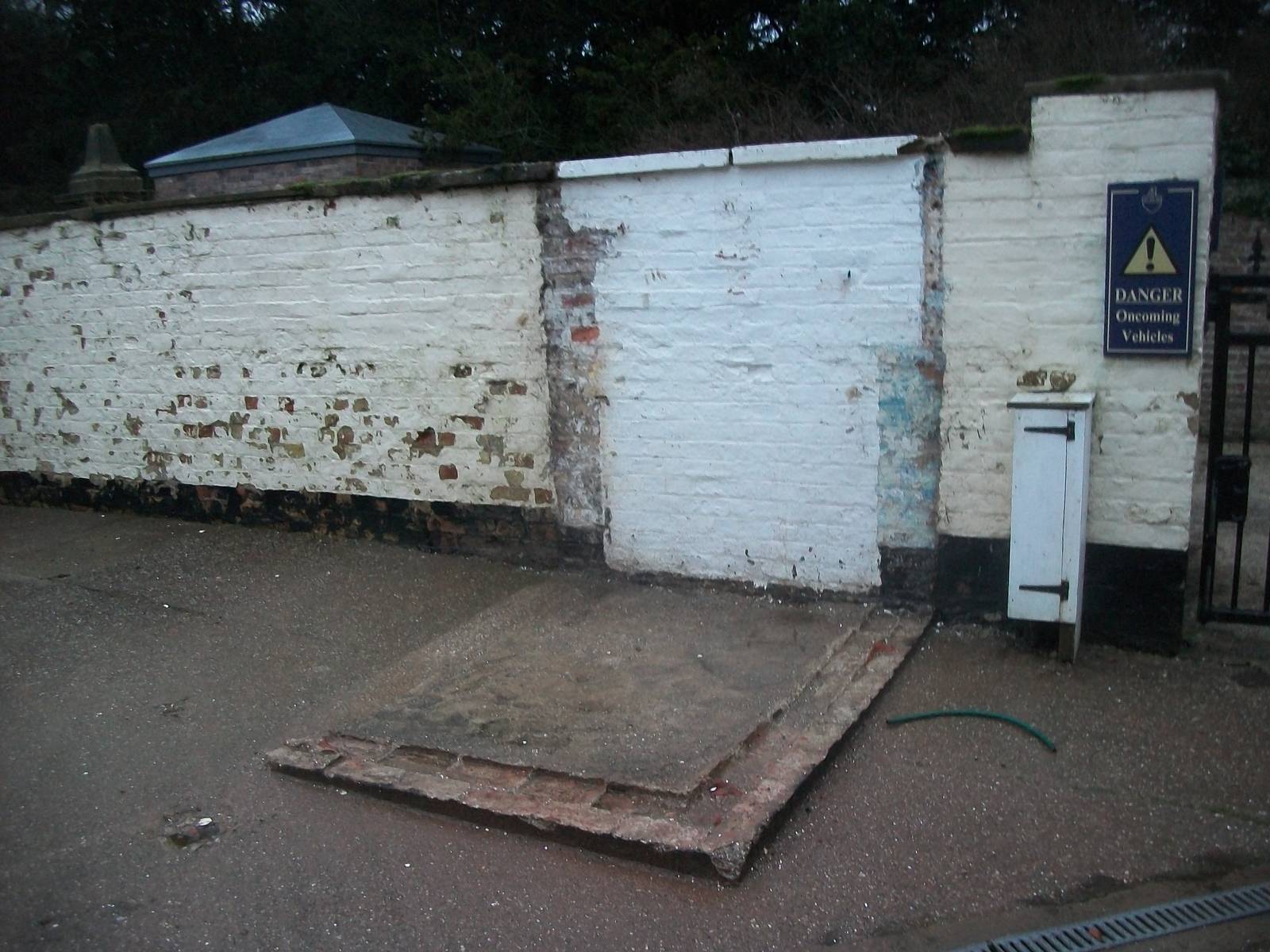Sewerby Zoo, the yard is bare! 22nd December 2012
