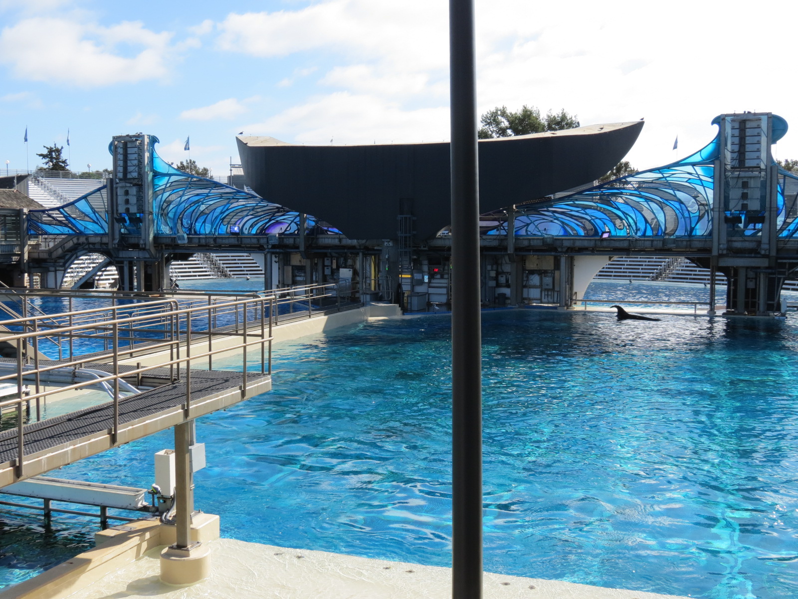Shamu Stadium - One Ocean Show - Holding Tanks