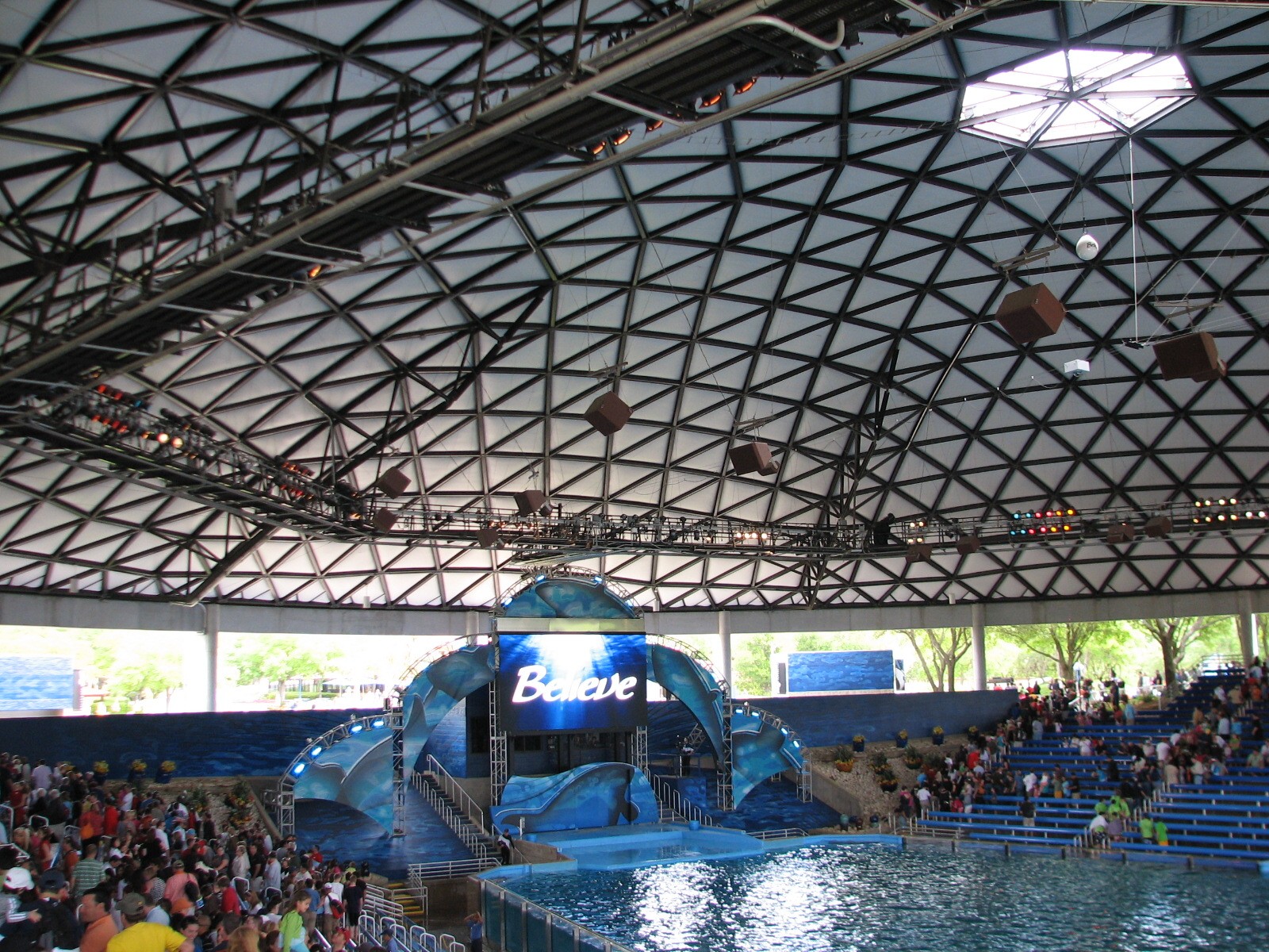 Shamu Theater - Believe!