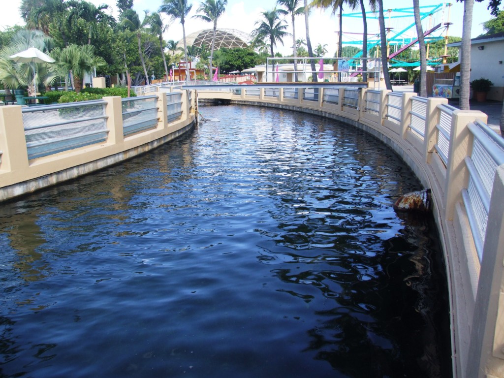 Shark Channel at Miami Seaquarium, 16/10/13