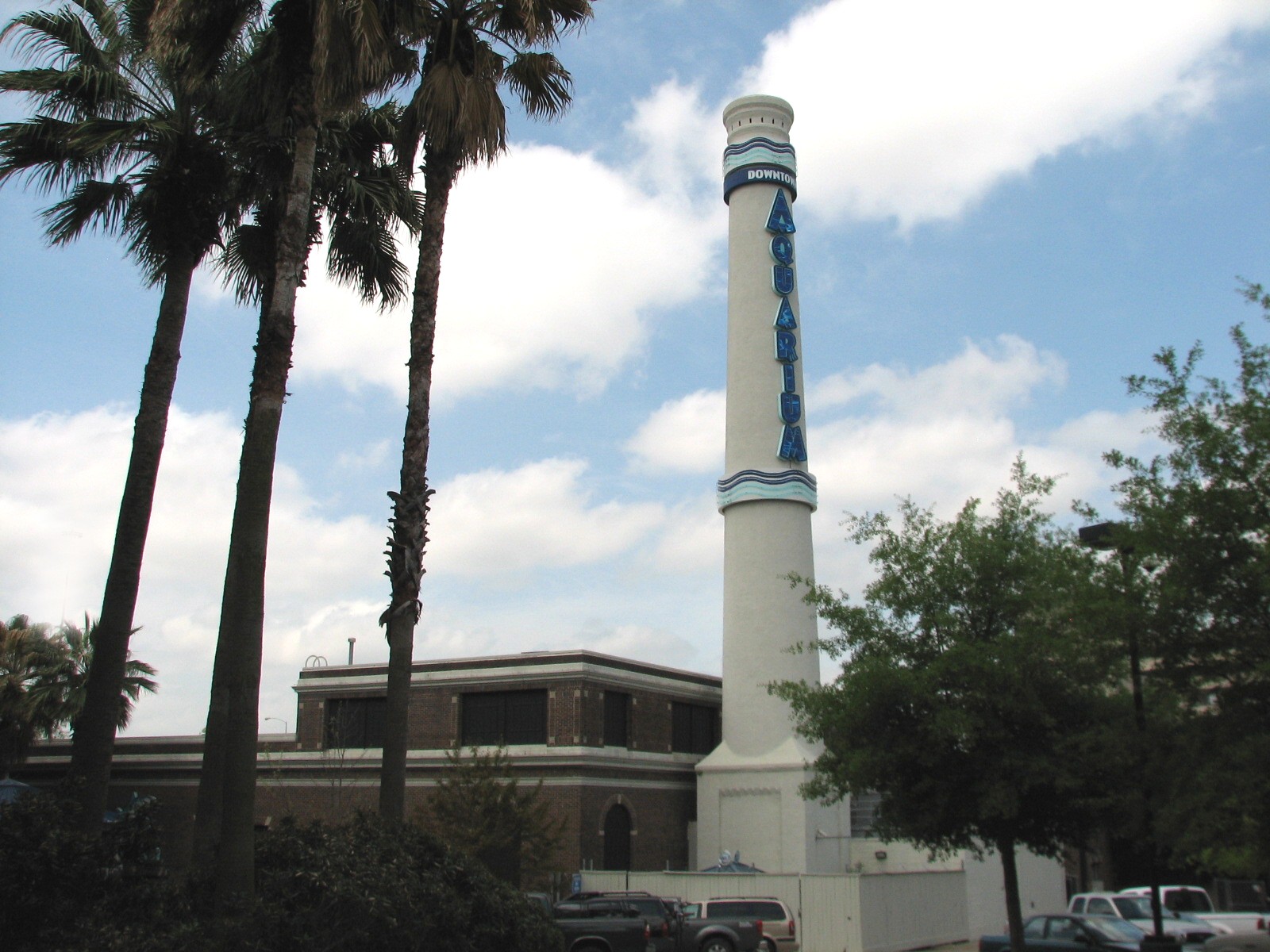 Shark Voyage - Tunnel Building