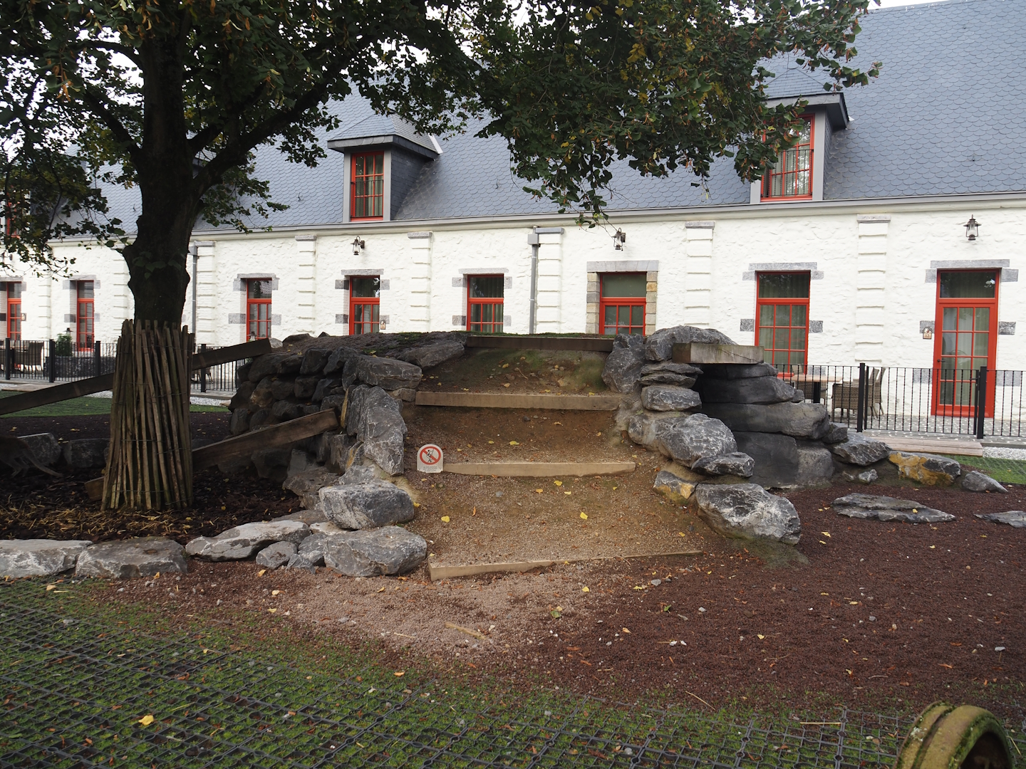 Shelter and climbing area in farm area, 2024-09-17