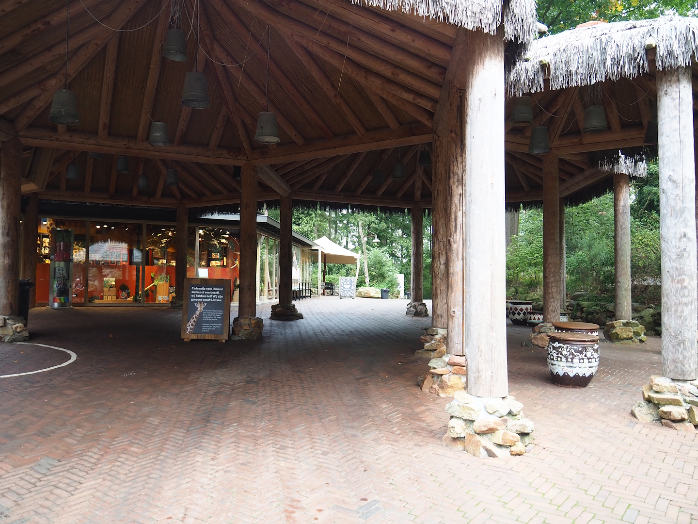 Shelter and gift shop, 2023-10-07