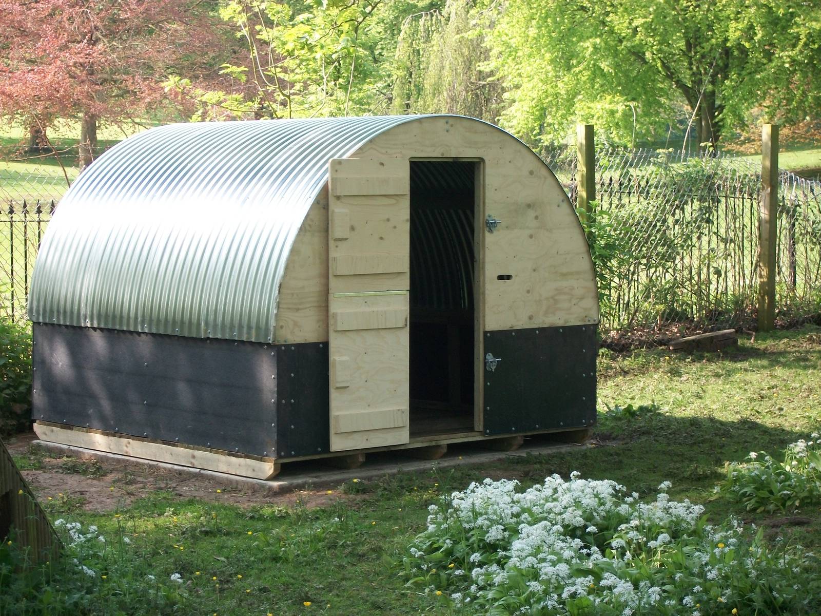 Shelter erected, 16th May 2014