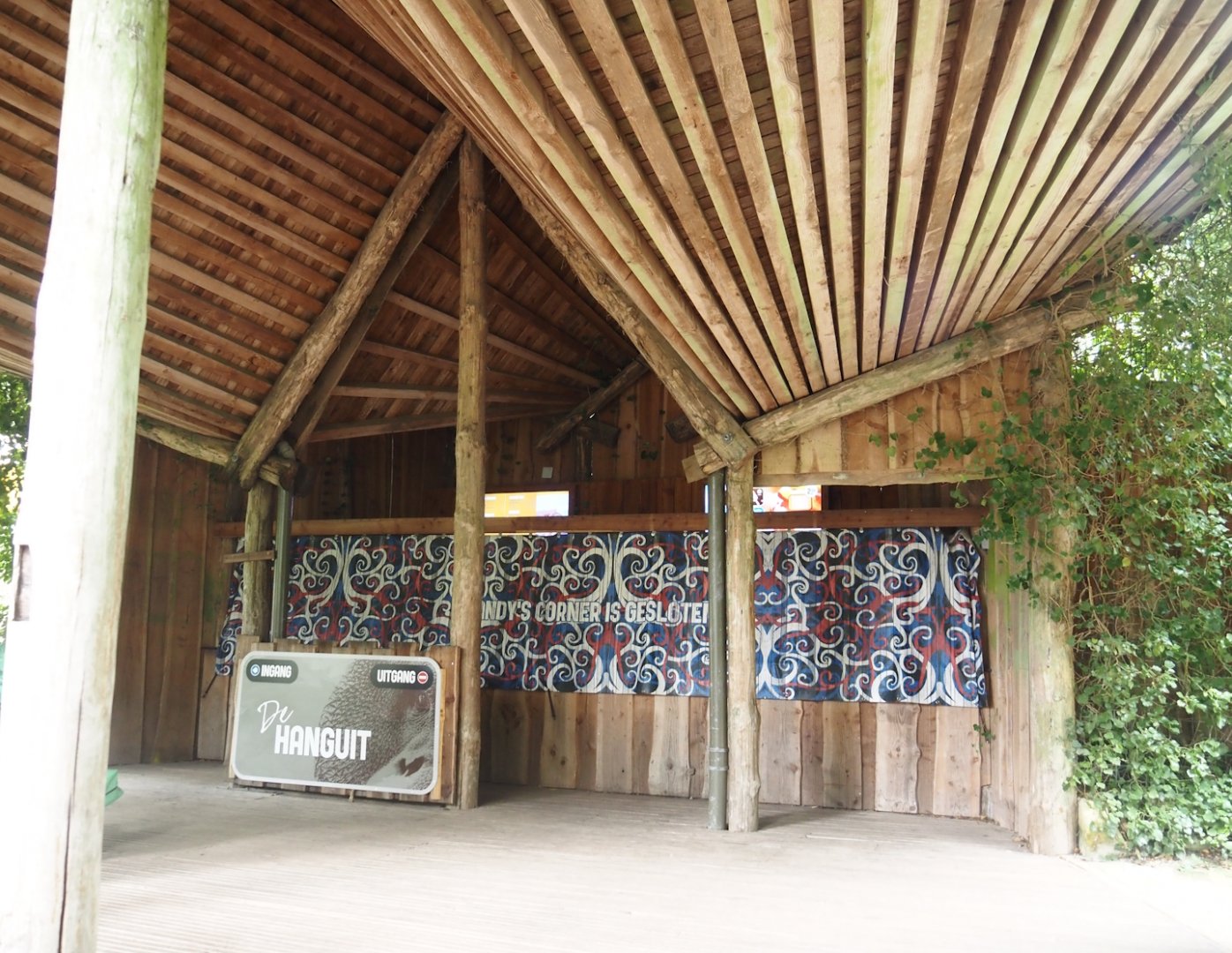Shelter with closed food stand next to Bornean orangutan islands, 2024-08-18