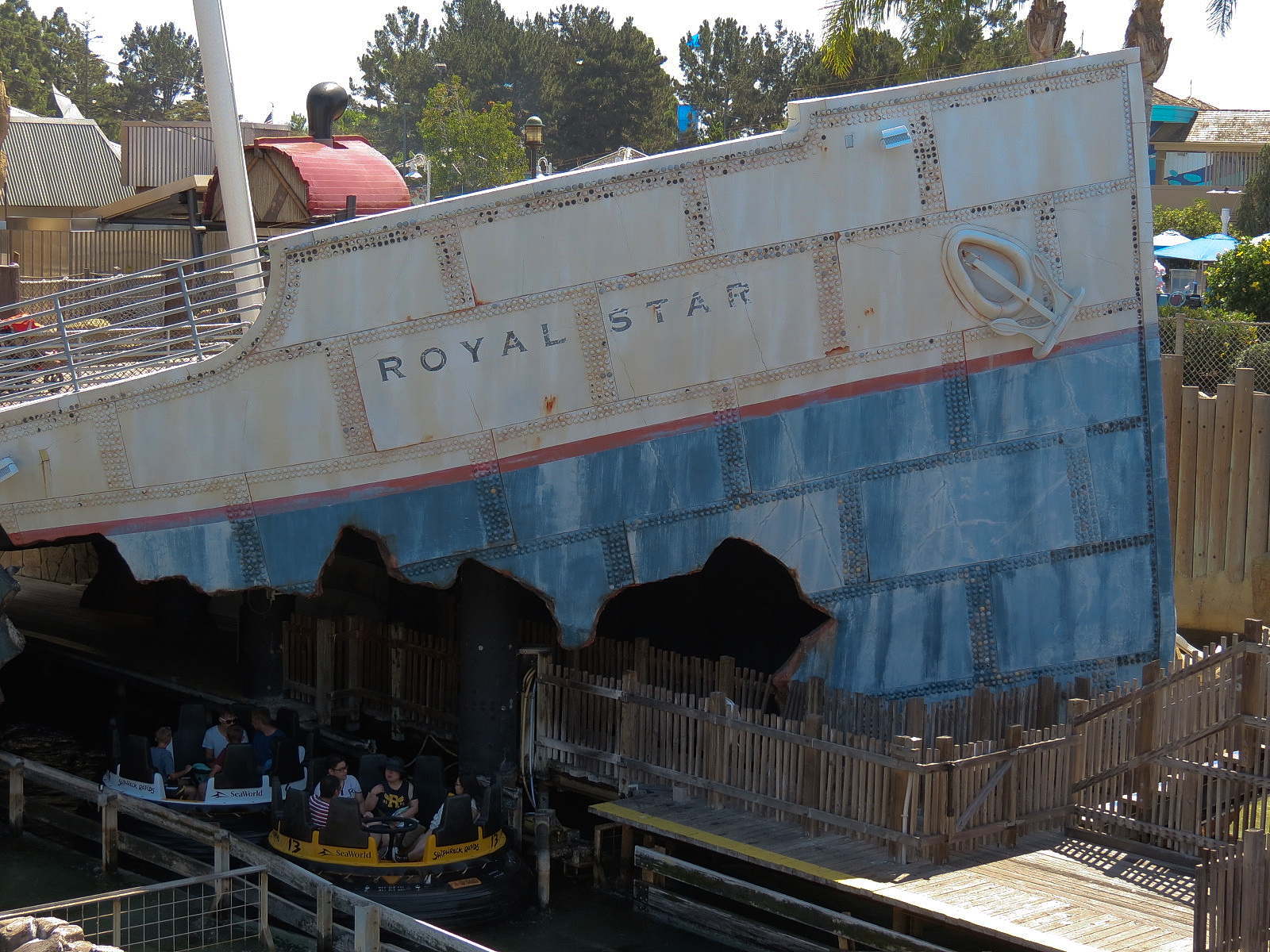 Shipwreck Rapids - Ride