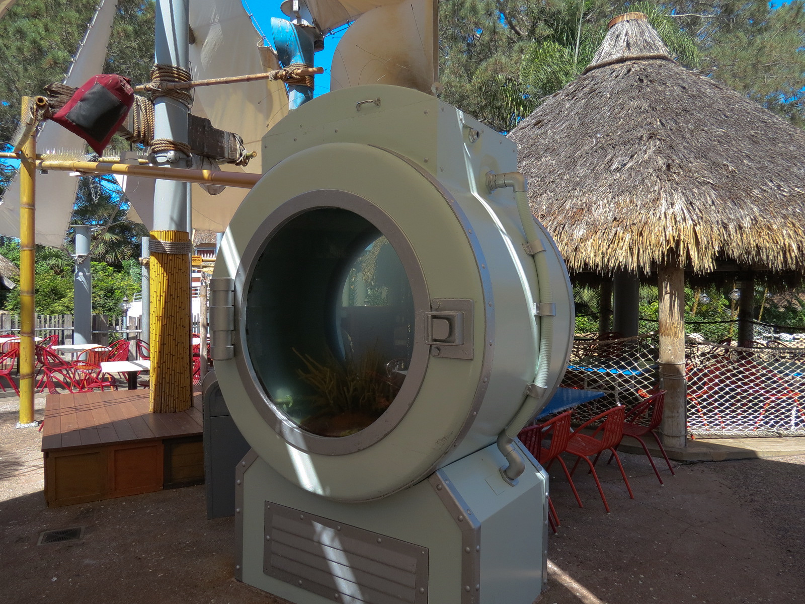 Shipwreck Rapids - Shipwreck Reef Cafe - Aquarium - Unsigned