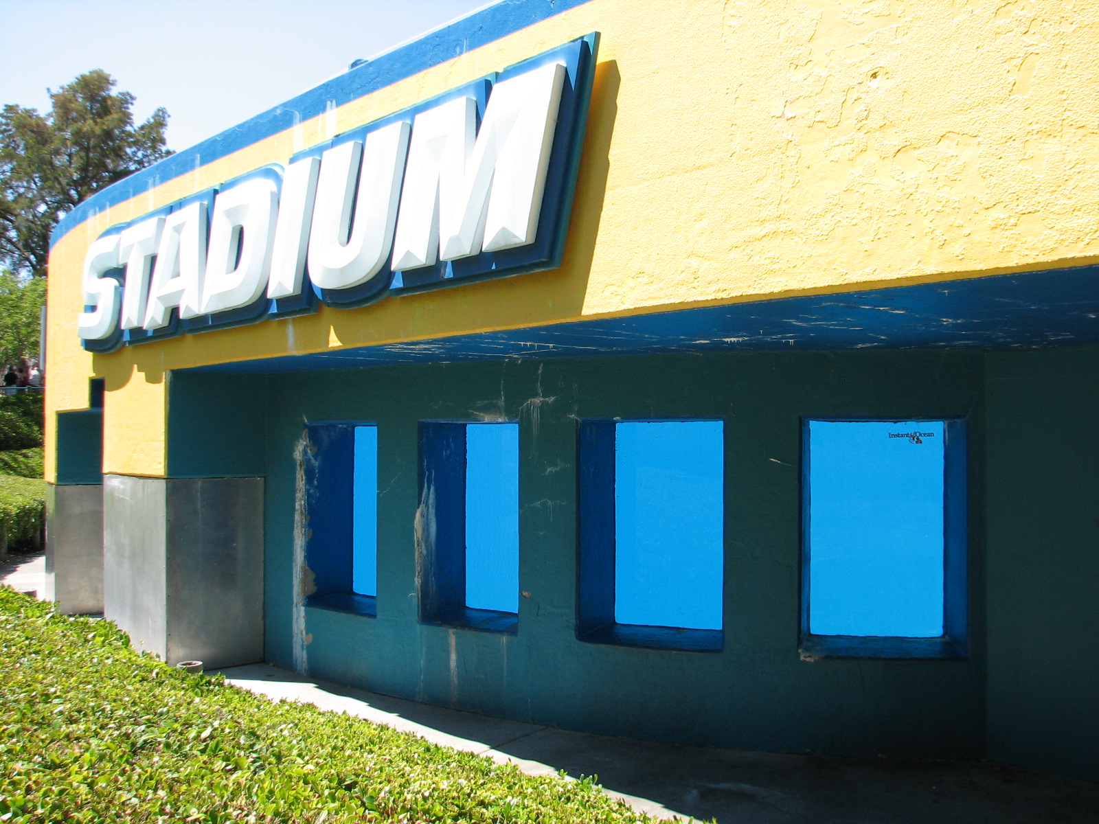 Shouka Stadium - Holding Pool Underwater Viewing Area