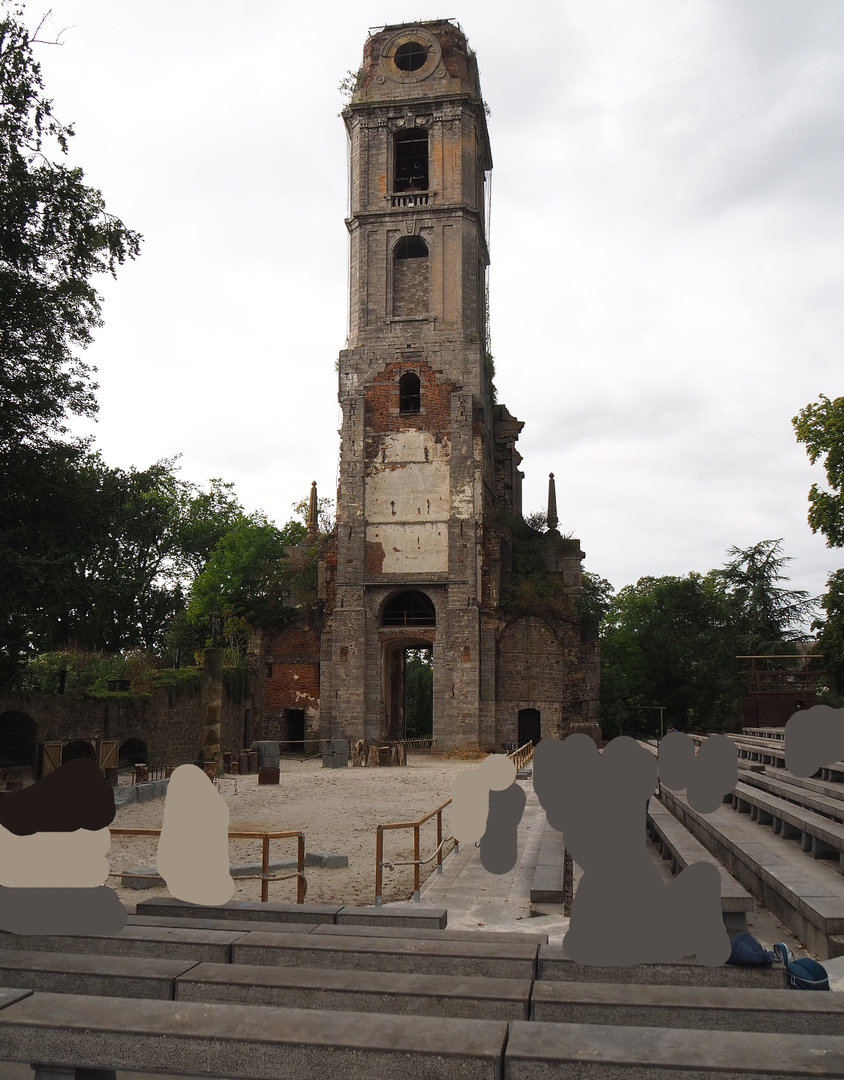 Show area at the foot of the old abbey tower, 2022-09-15