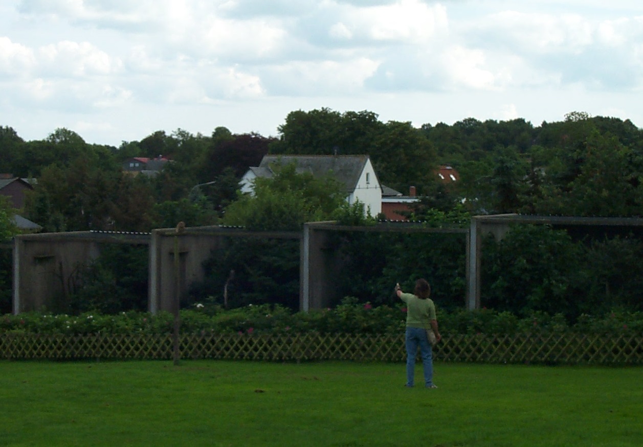 Show in front of the aviaries