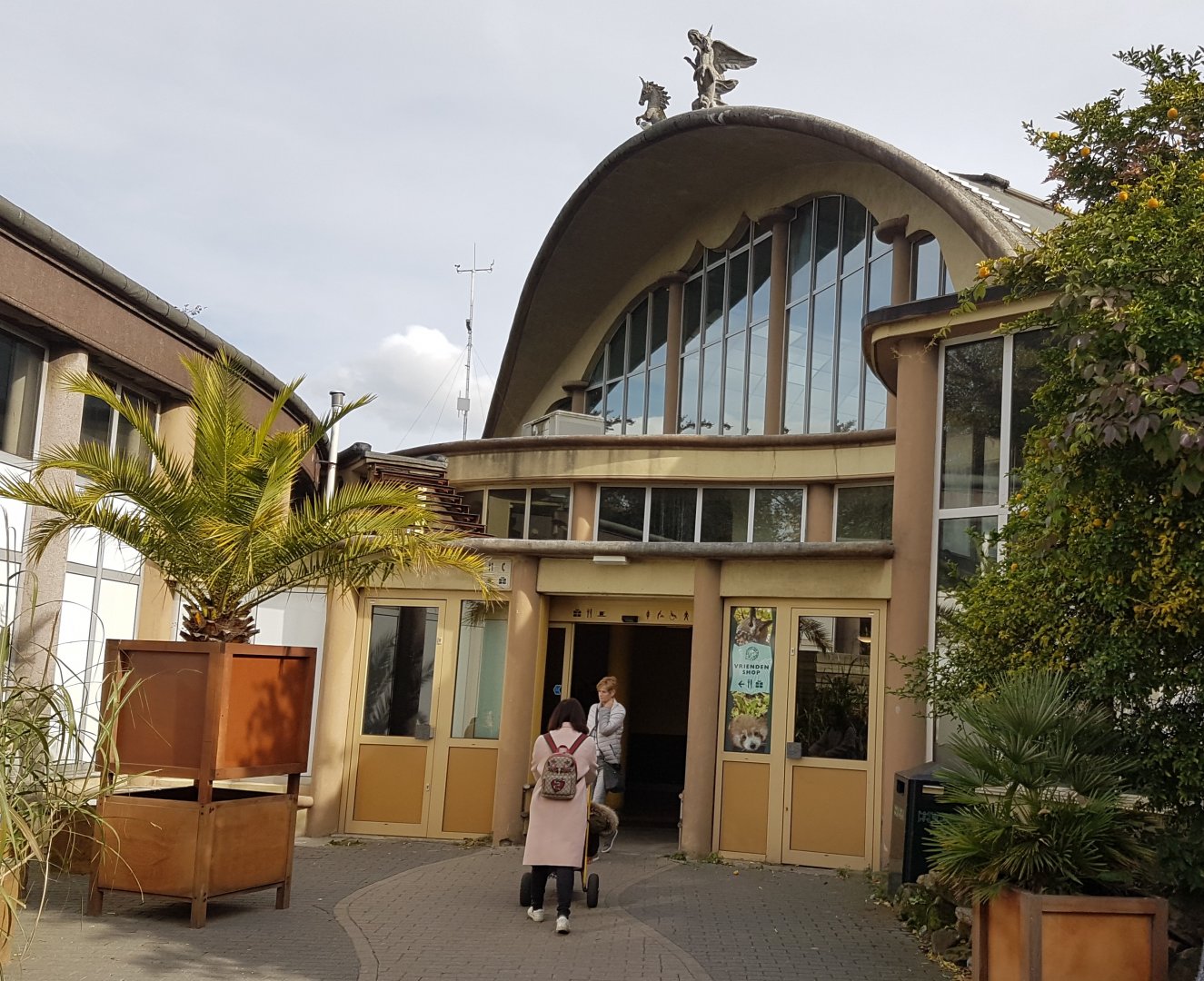 Side-entrance Rivierra Hall