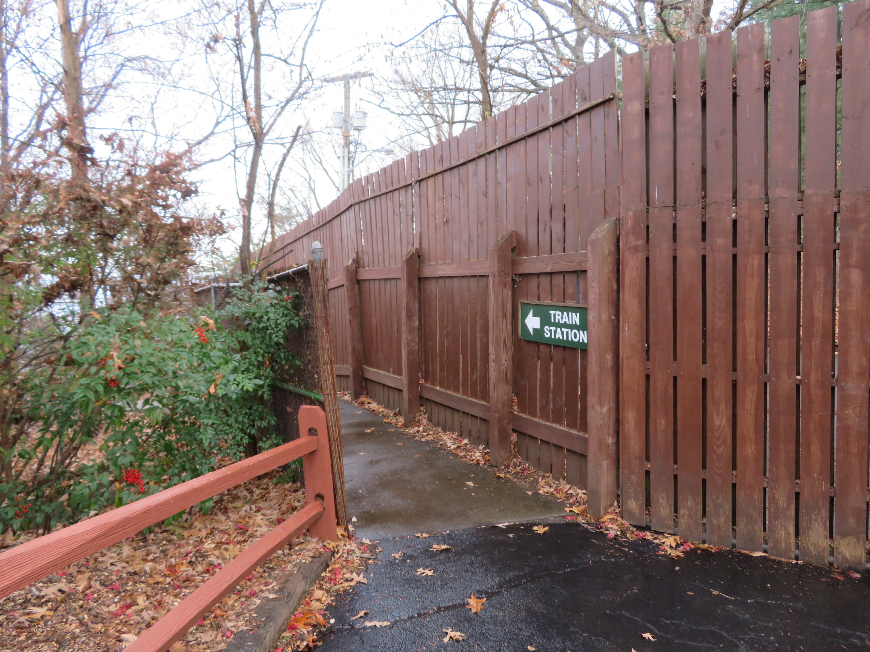 Side Path to Barn Owl & Zoo Train