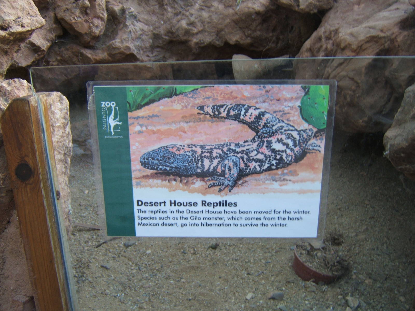 Sign about empty exhibits